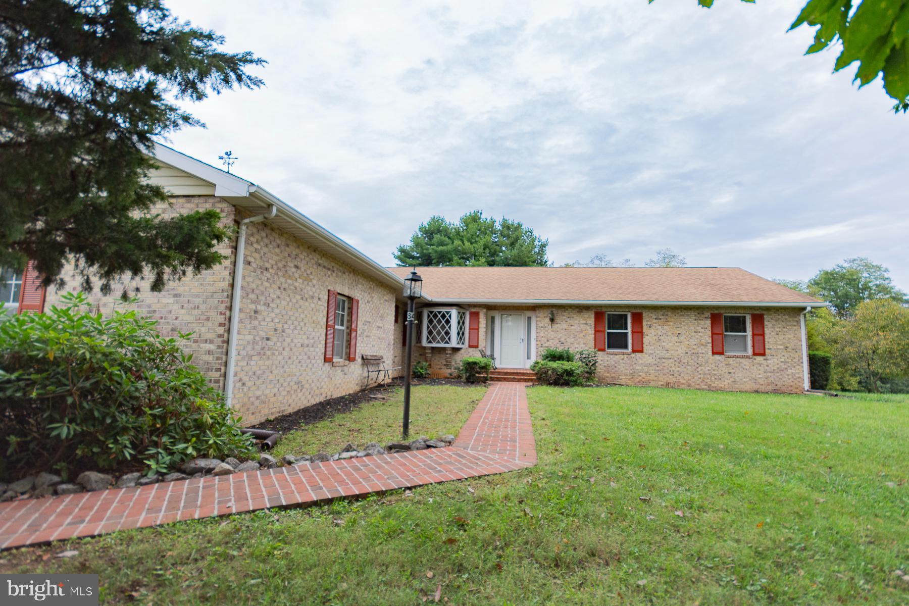 PEMBROKE GROVE - Residential