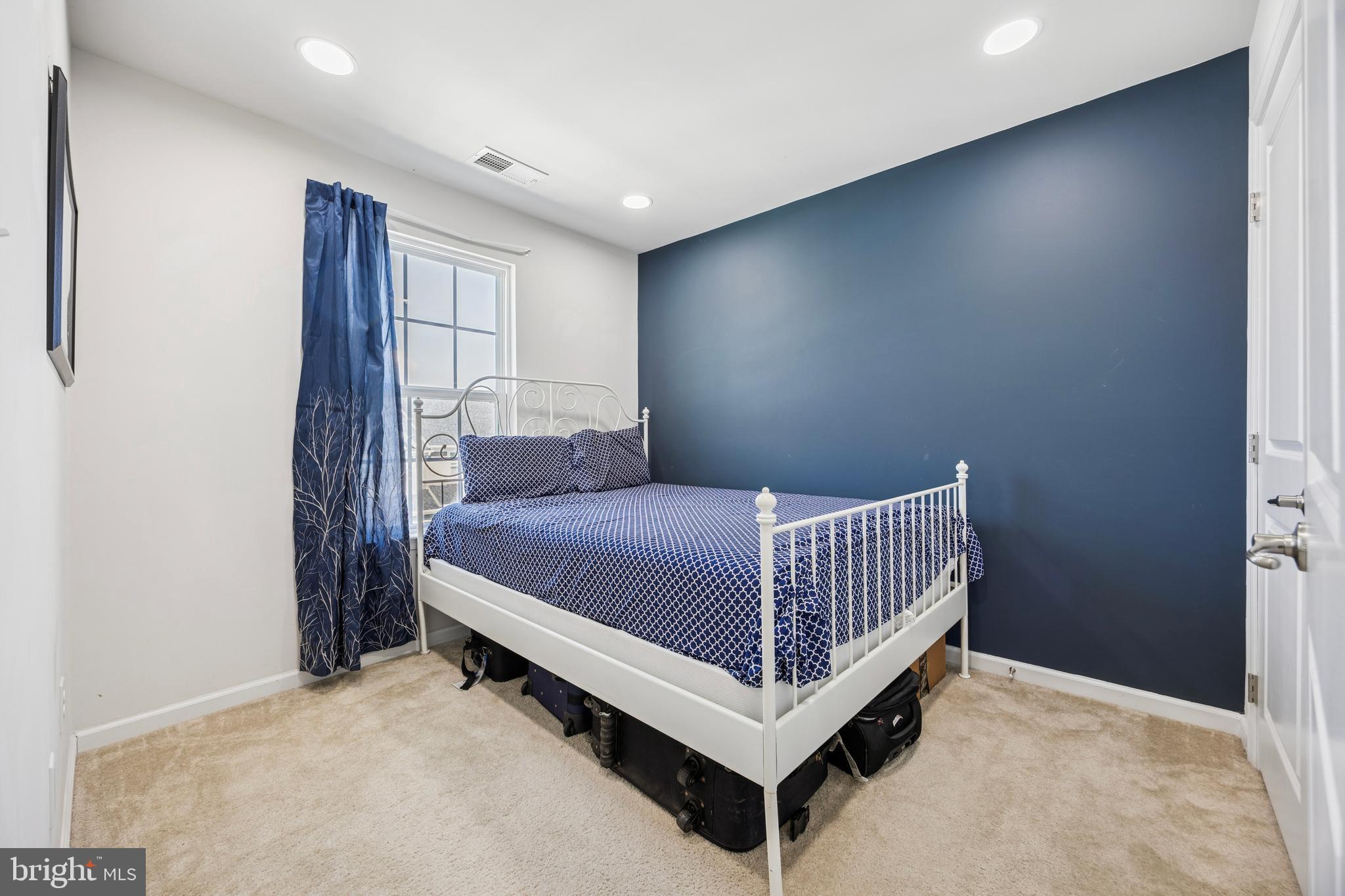 MALVERN WALK - Residential Lease