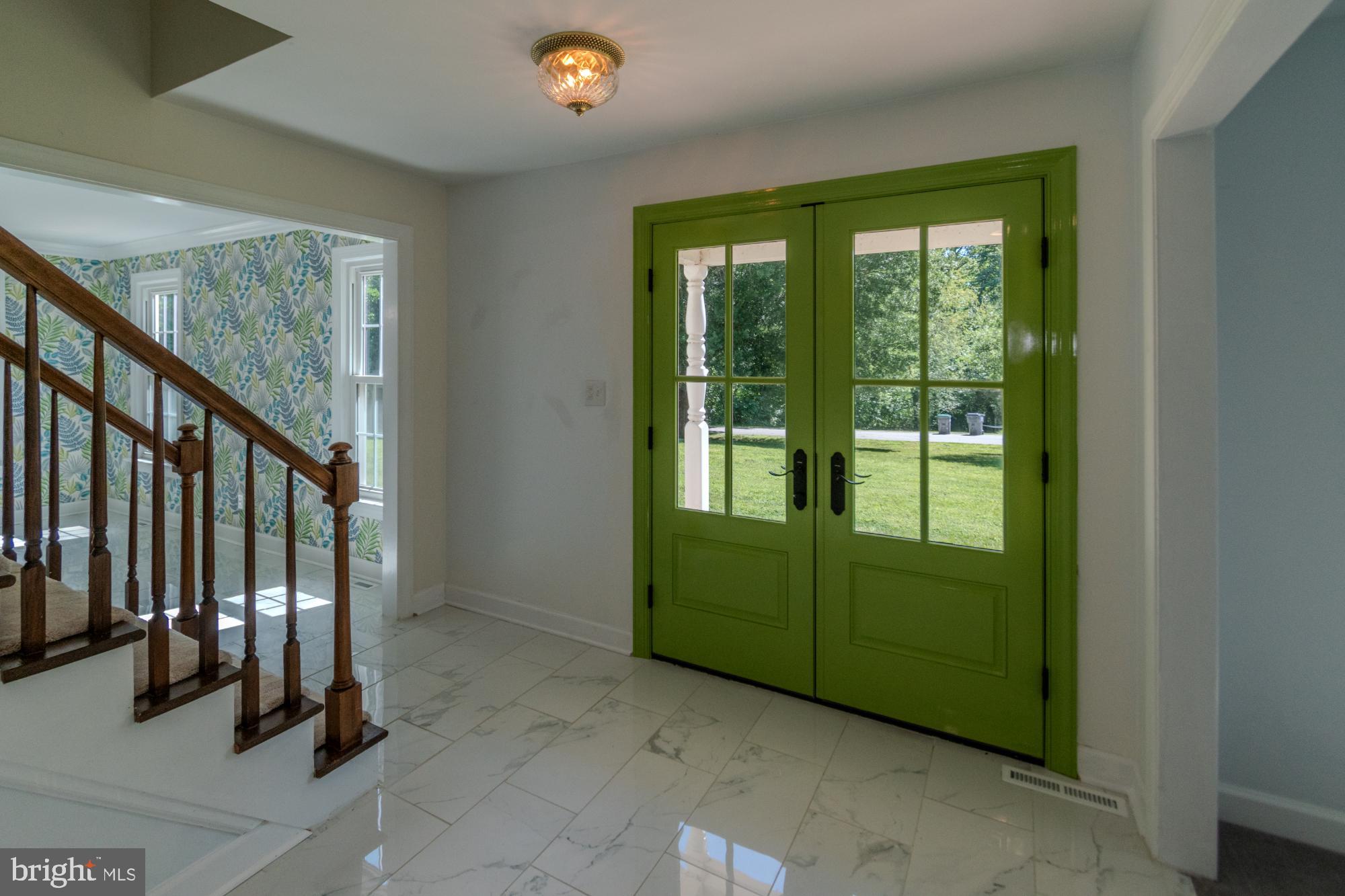 428 INGLESIDE DRIVE
