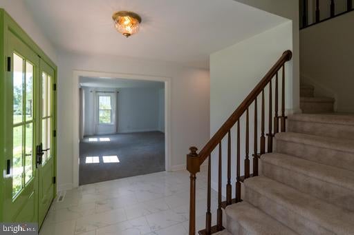 428 INGLESIDE DRIVE