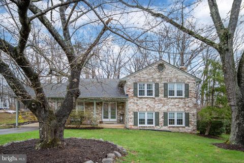 Photo of 12335 Oakwood Drive, WOODBRIDGE, VA 22192 (MLS # VAPW2114234)