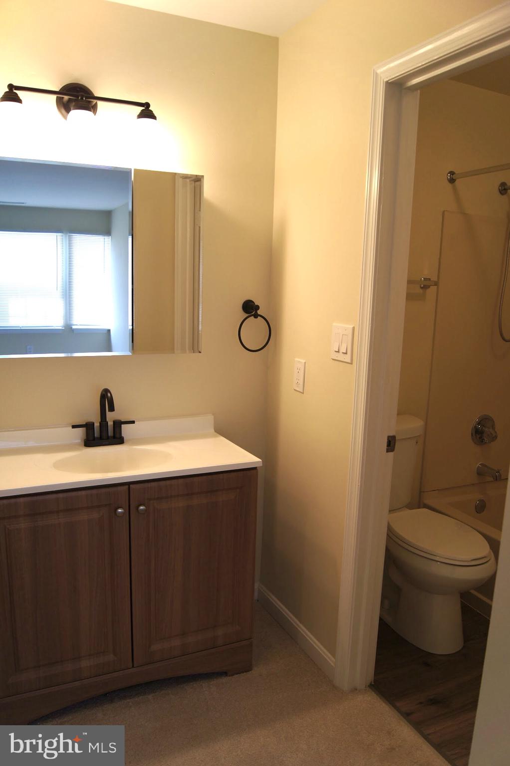 MONTGOMERY RUN - Residential Lease