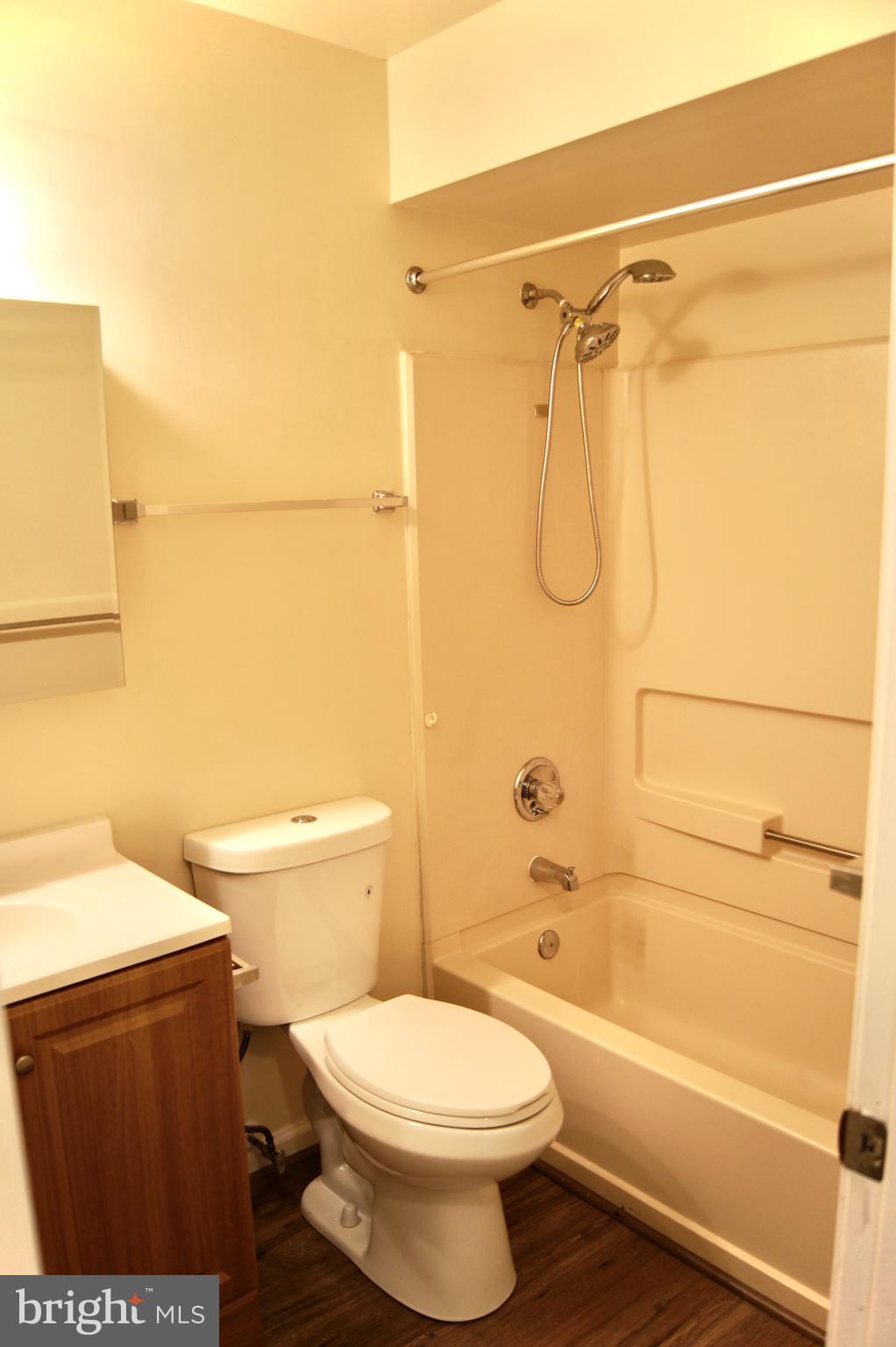 MONTGOMERY RUN - Residential Lease