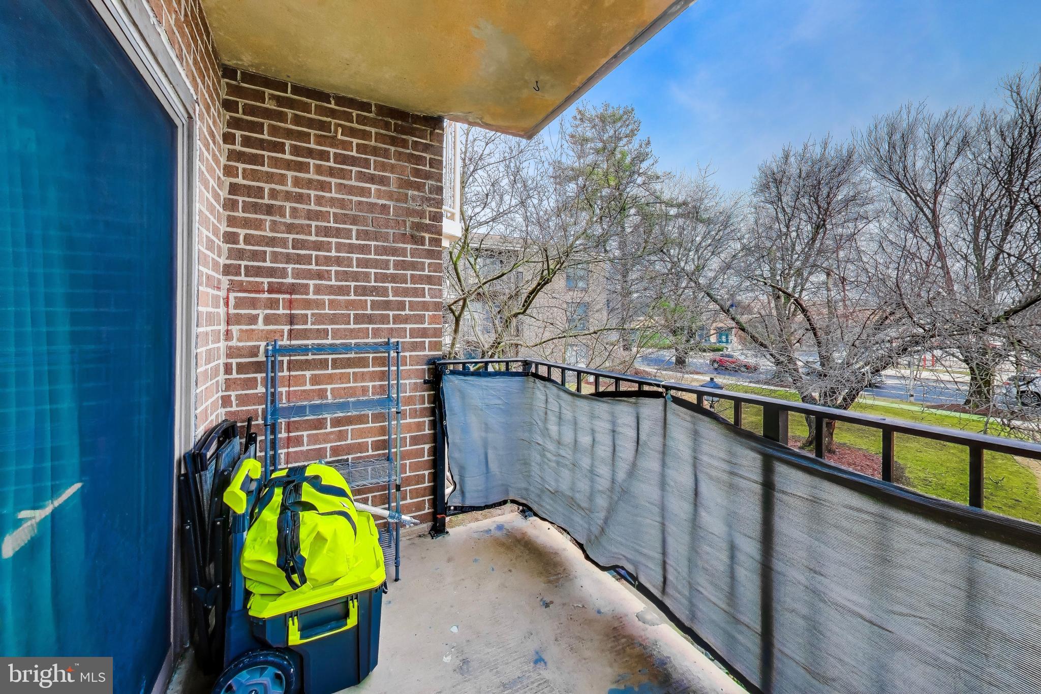 CAMELBACK VILLAGE - Residential