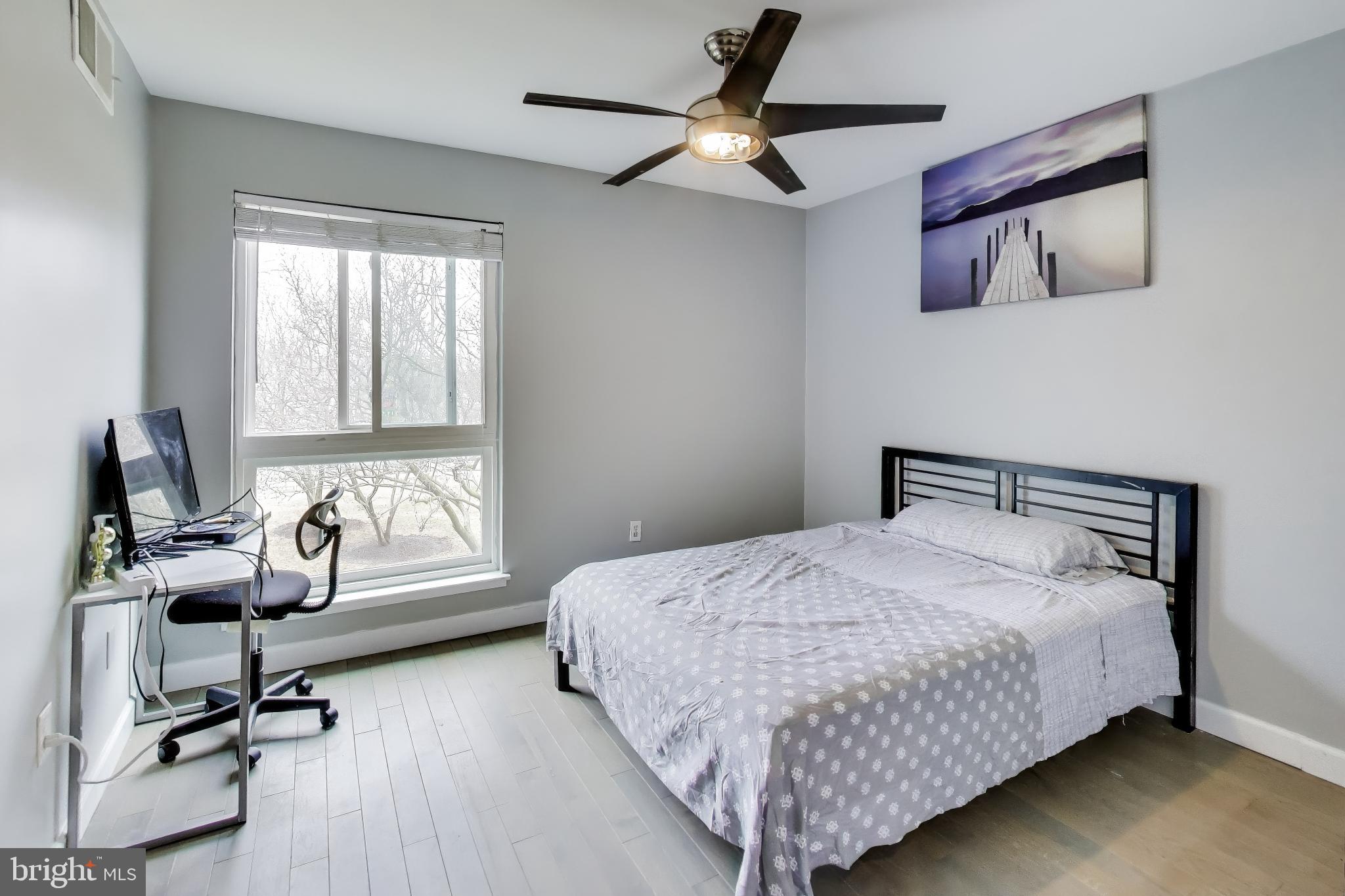 CAMELBACK VILLAGE - Residential