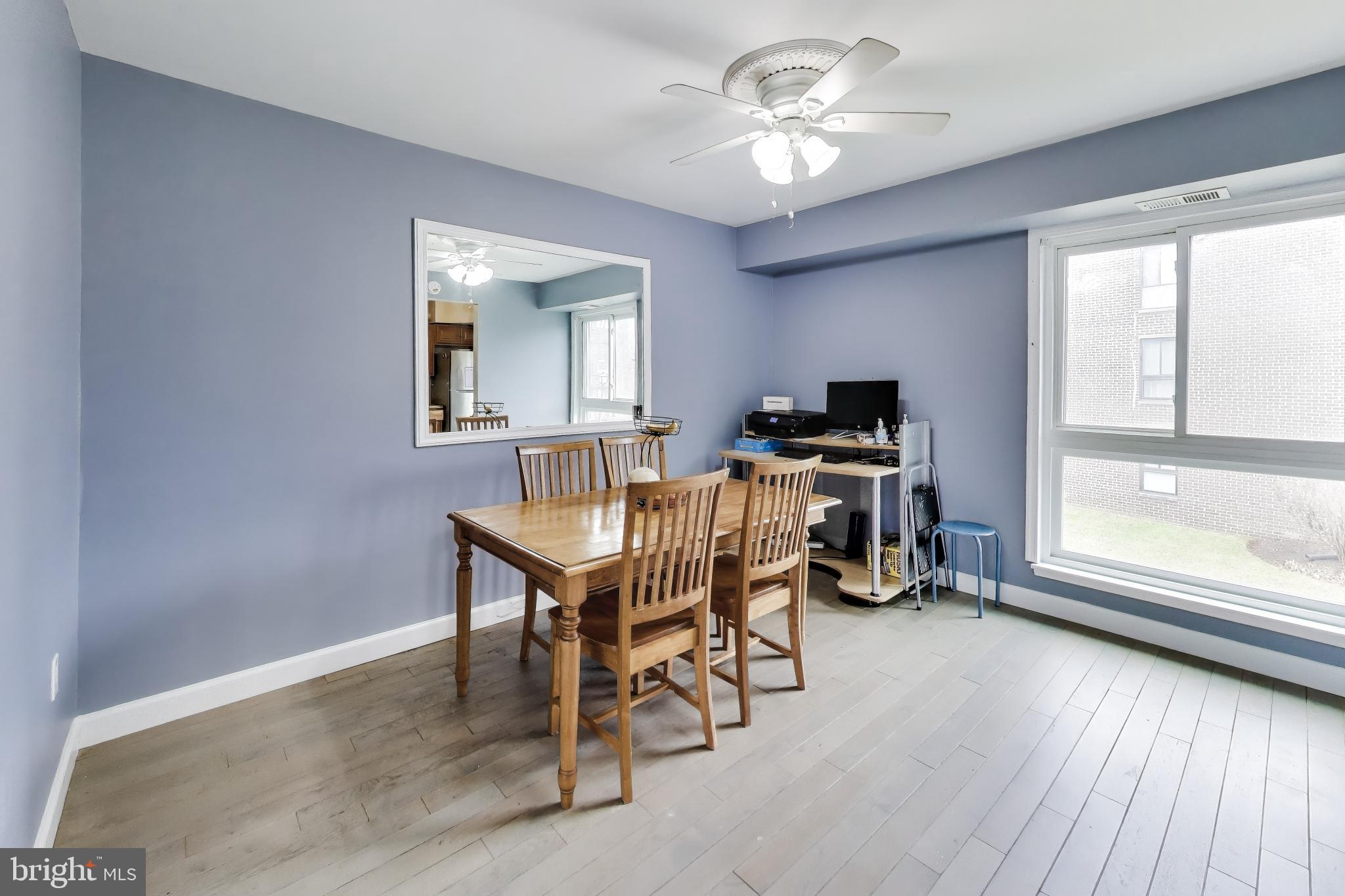 CAMELBACK VILLAGE - Residential