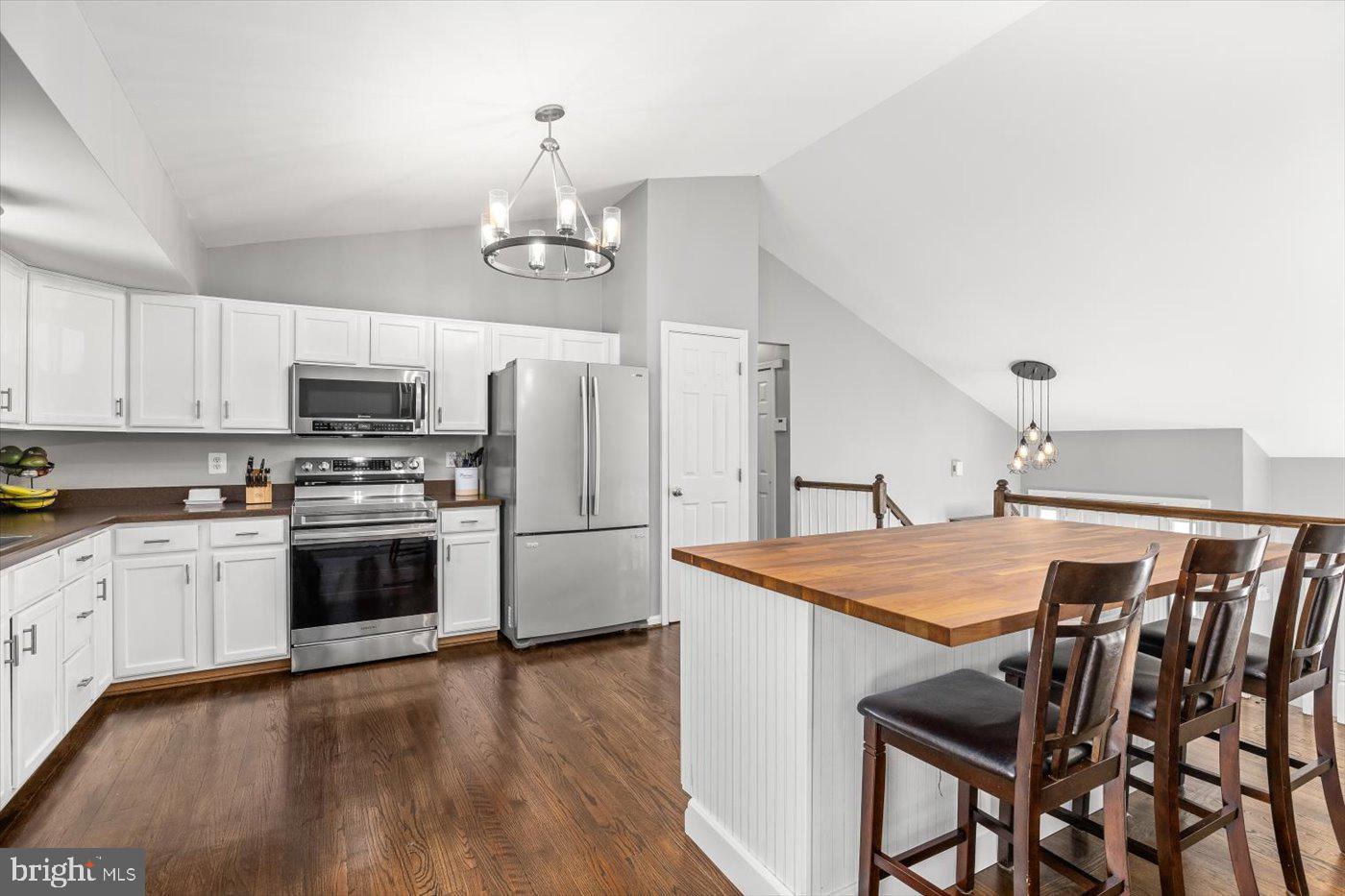 STRATFORD PLACE - Residential