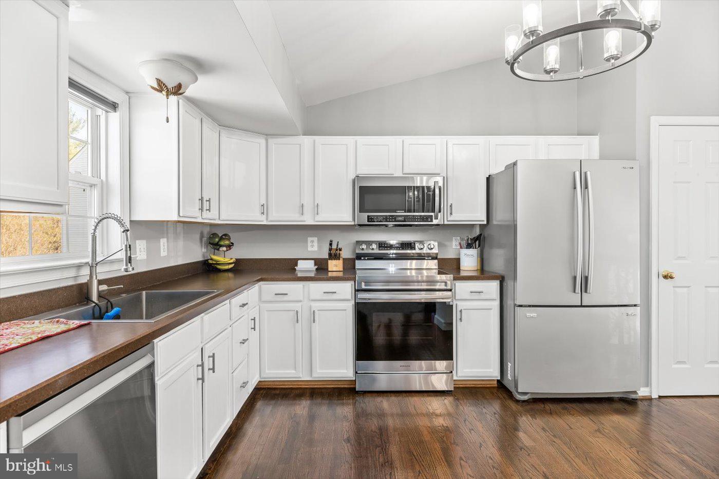 STRATFORD PLACE - Residential