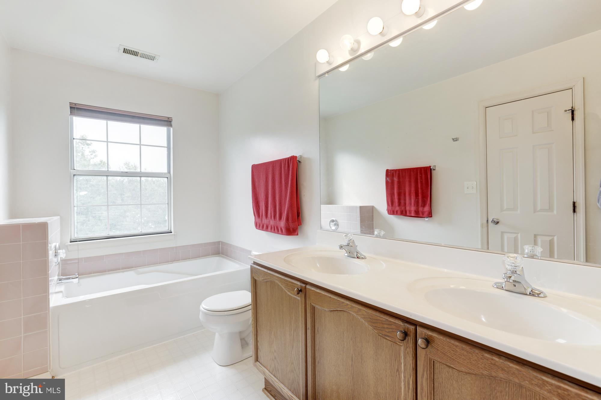 KINGS CREST AT SALEM STATION - Residential