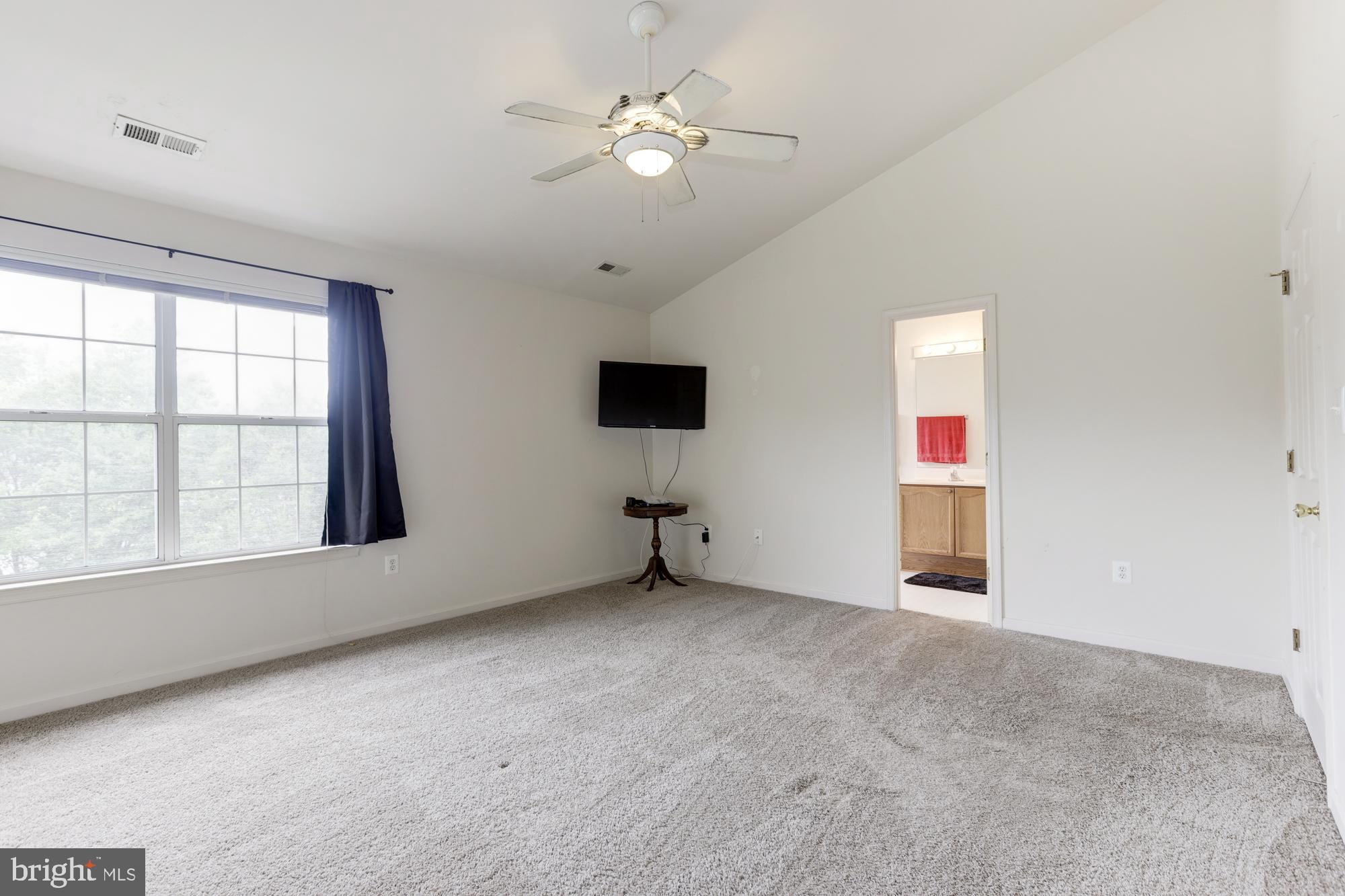 KINGS CREST AT SALEM STATION - Residential