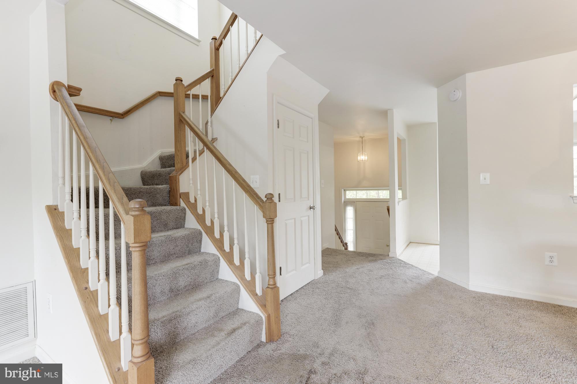 KINGS CREST AT SALEM STATION - Residential