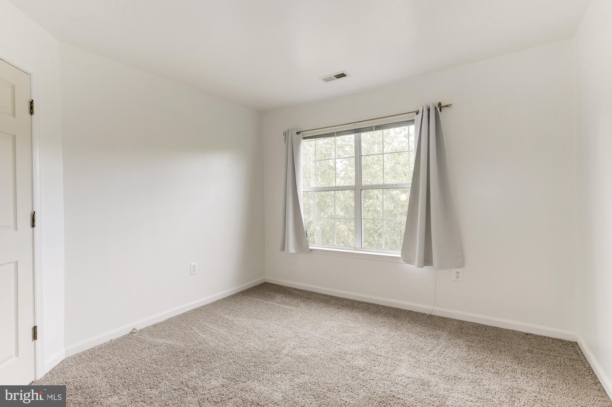 KINGS CREST AT SALEM STATION - Residential