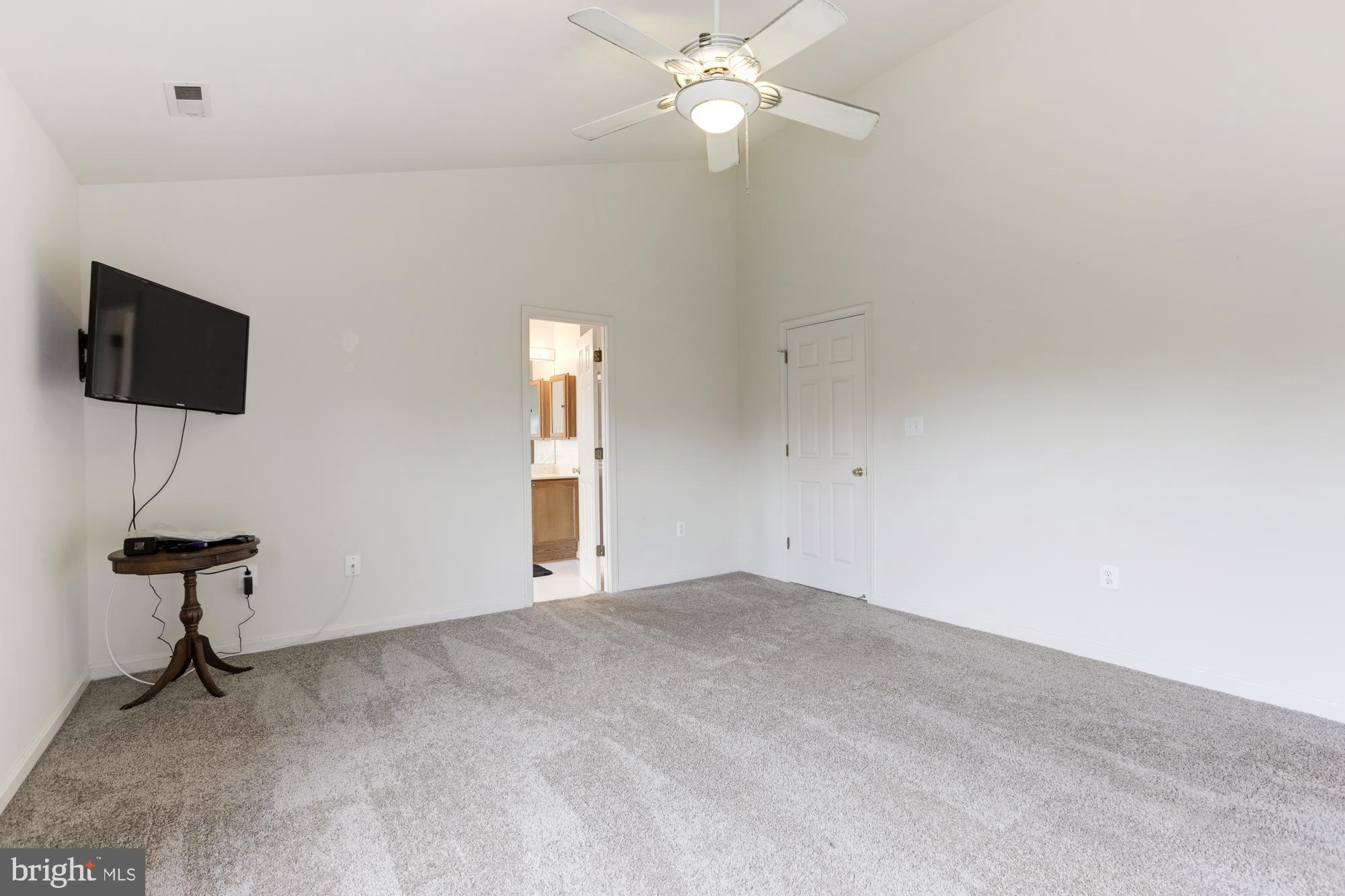 KINGS CREST AT SALEM STATION - Residential