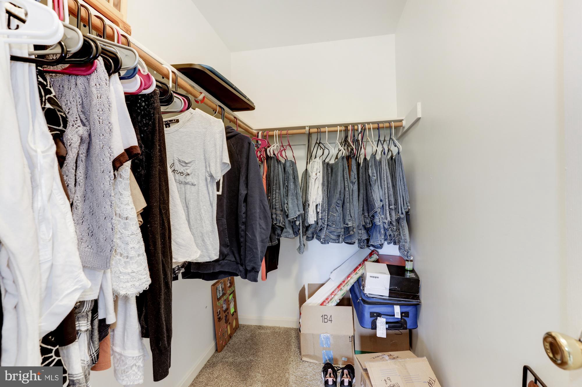 KINGS CREST AT SALEM STATION - Residential