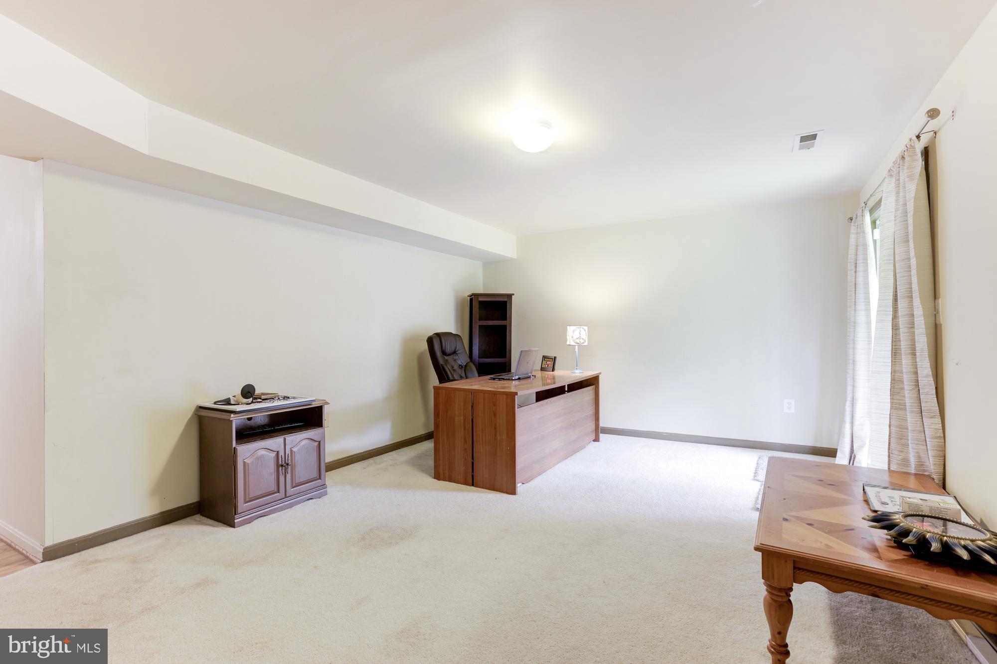 KINGS CREST AT SALEM STATION - Residential