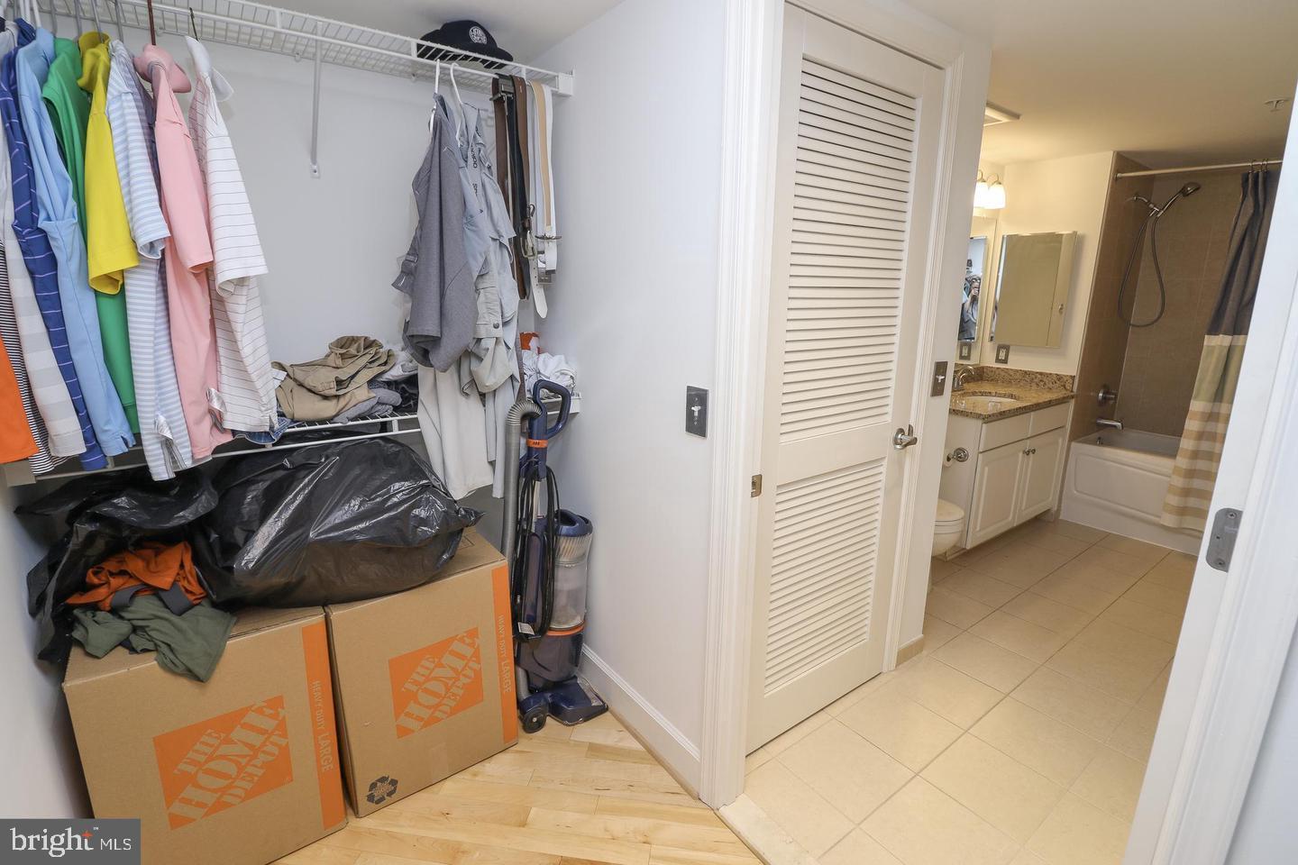 CARLTON HOUSE - Residential Lease