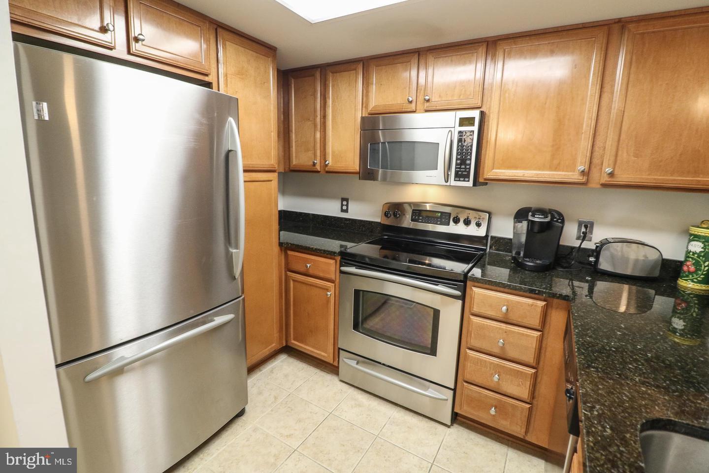 CARLTON HOUSE - Residential Lease