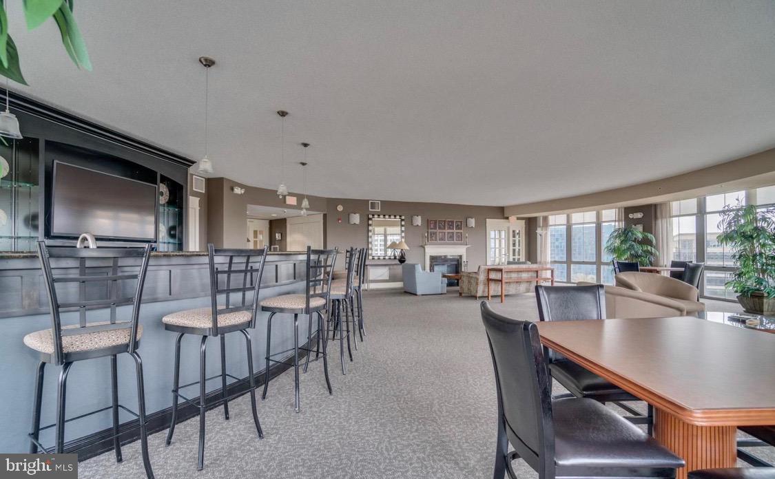 CARLTON HOUSE - Residential Lease