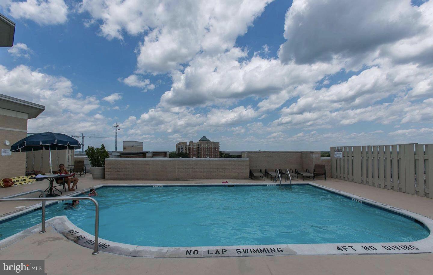 CARLTON HOUSE - Residential Lease