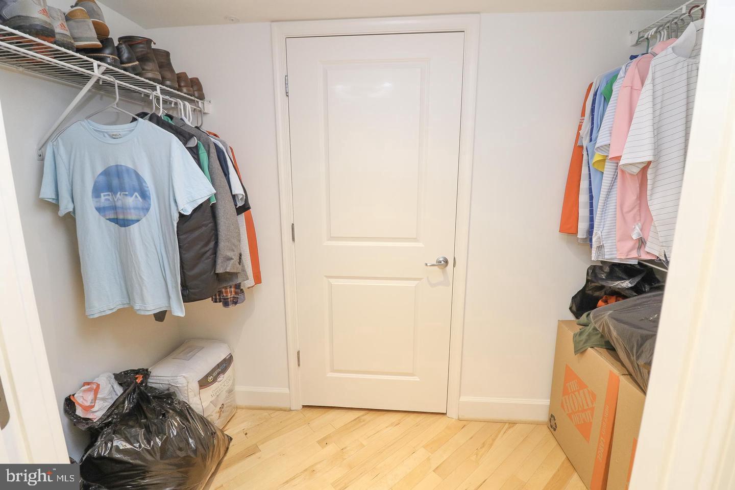 CARLTON HOUSE - Residential Lease