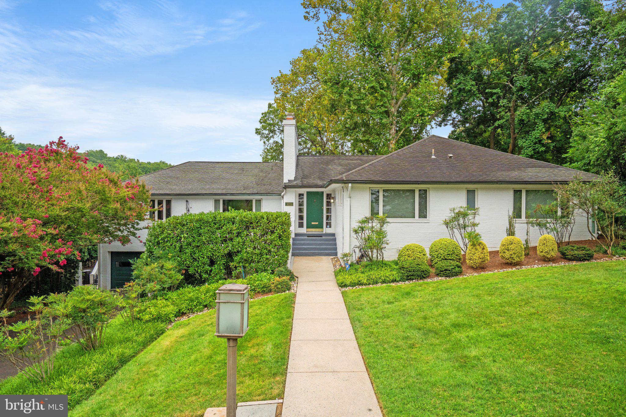 9219 LEVELLE DRIVE