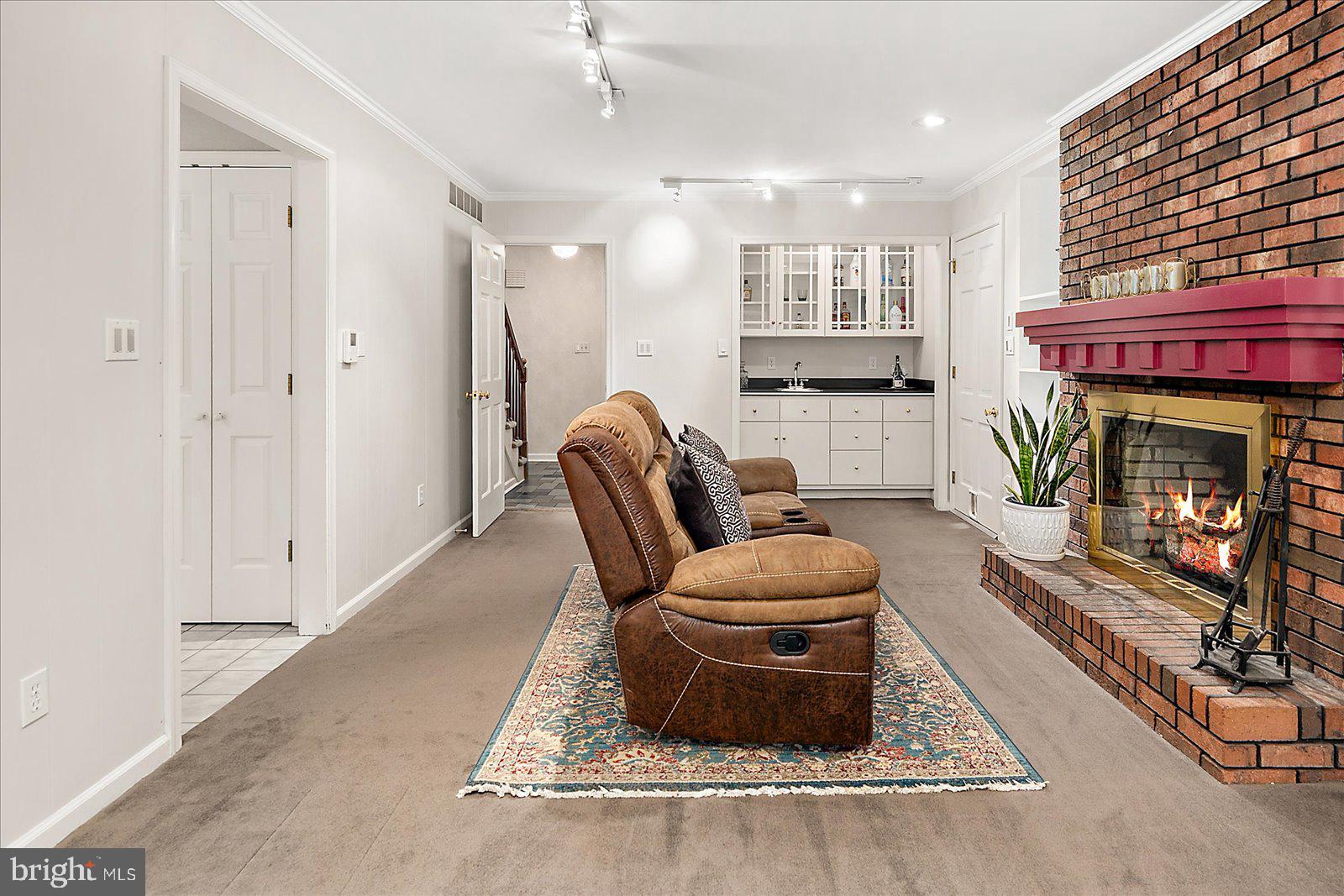 3940 DEVONSHIRE DRIVE