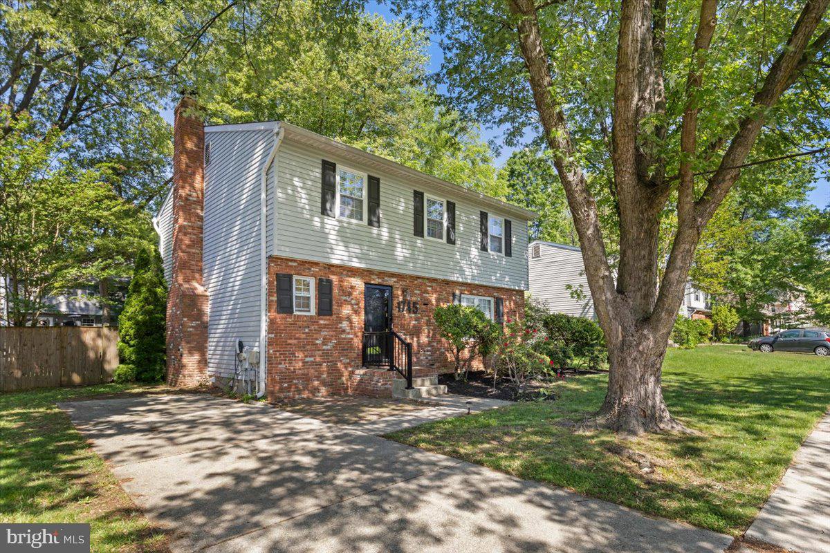 1745 REMINGTON DRIVE