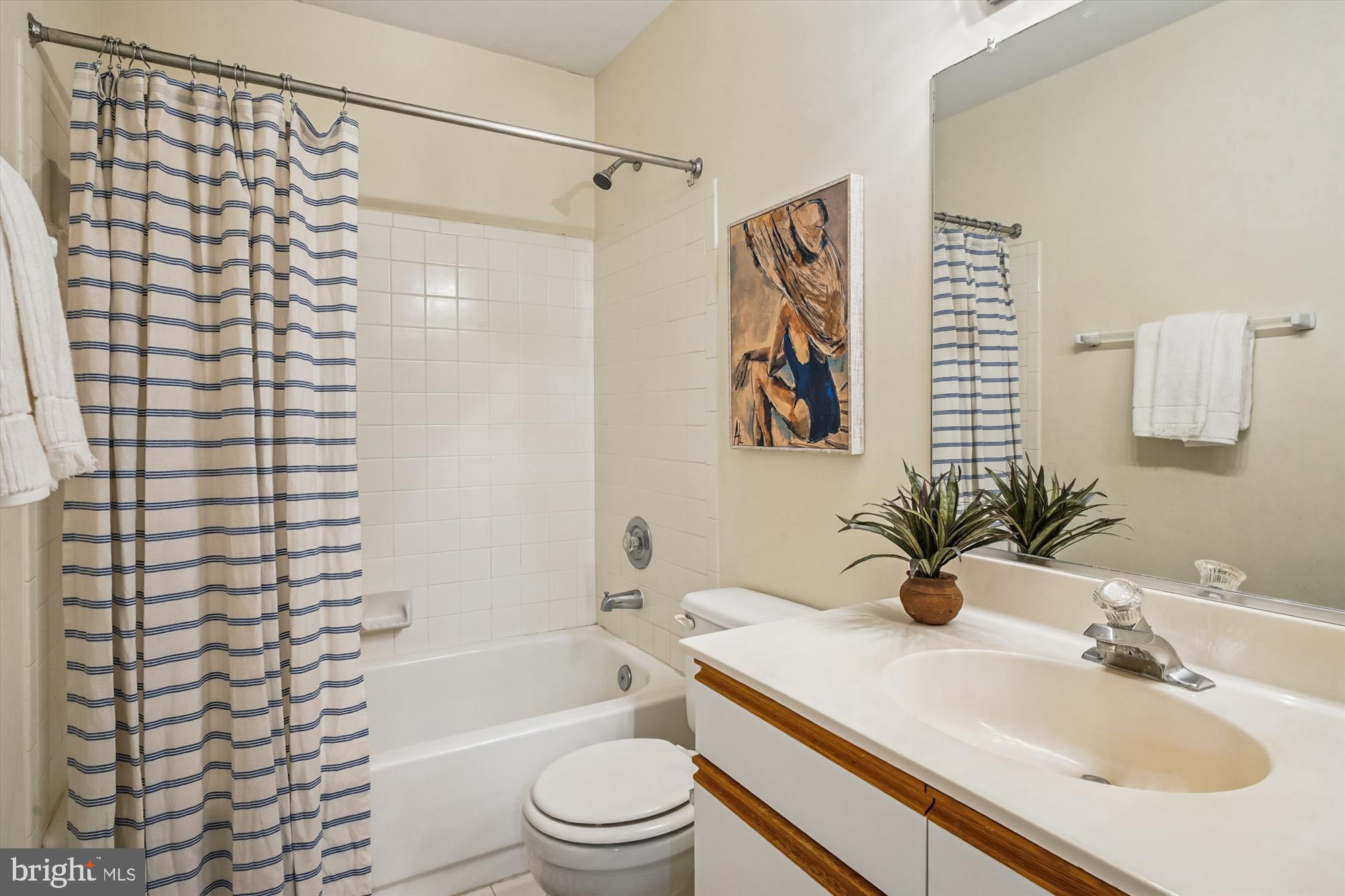 ANNAPOLIS COVE - Residential