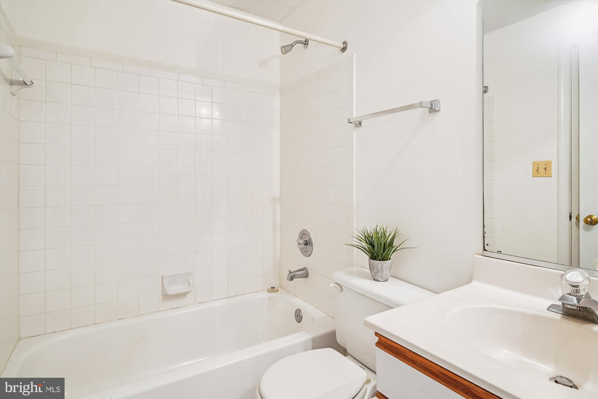 ANNAPOLIS COVE - Residential