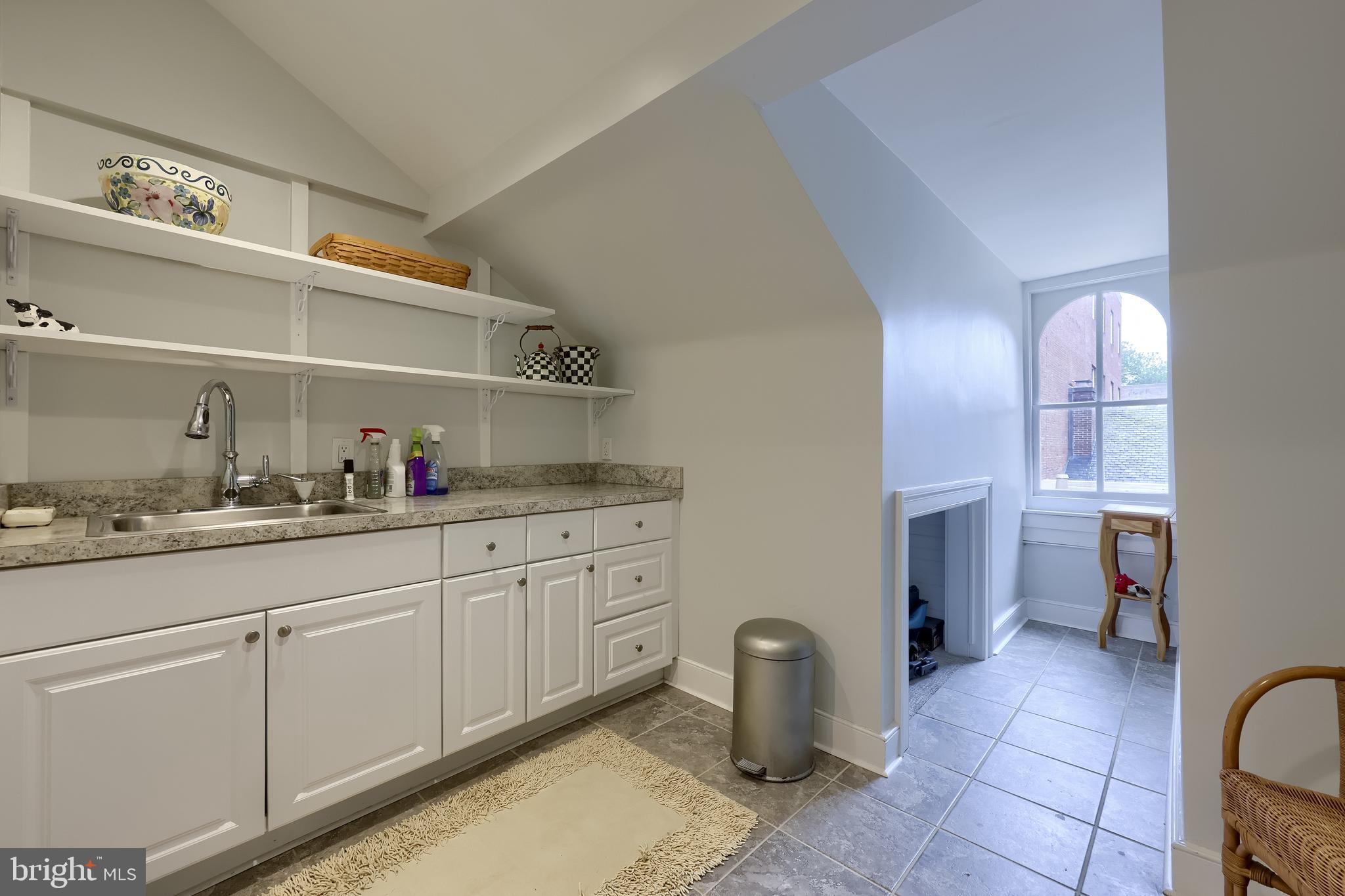 CENTRAL BUSINESS DISTRICT - Commercial Sale