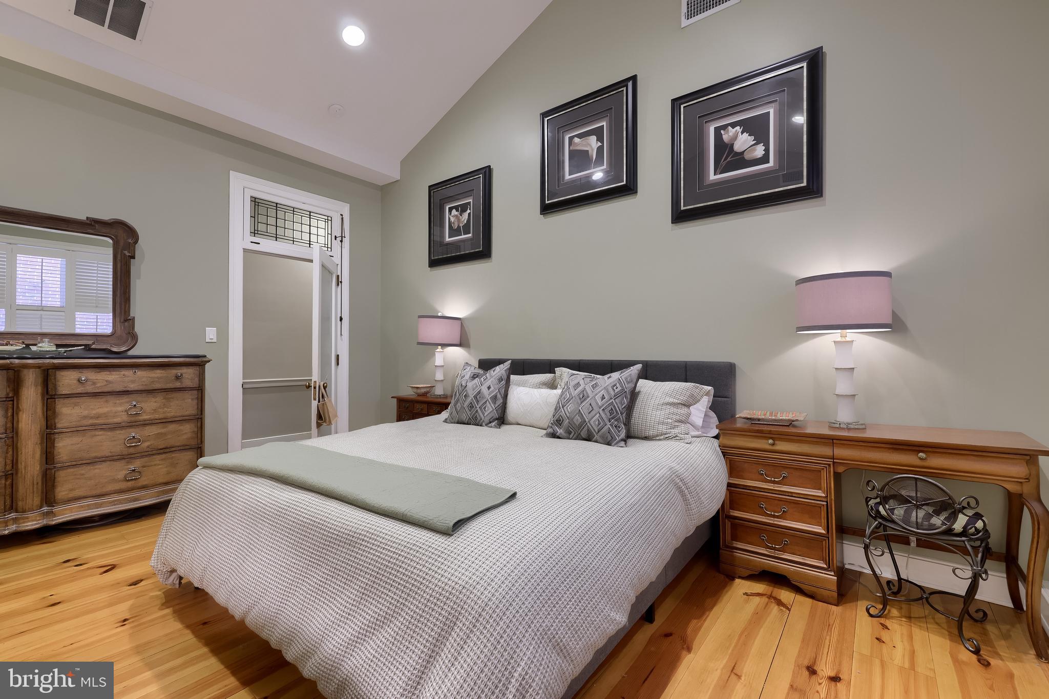 CENTRAL BUSINESS DISTRICT - Commercial Sale