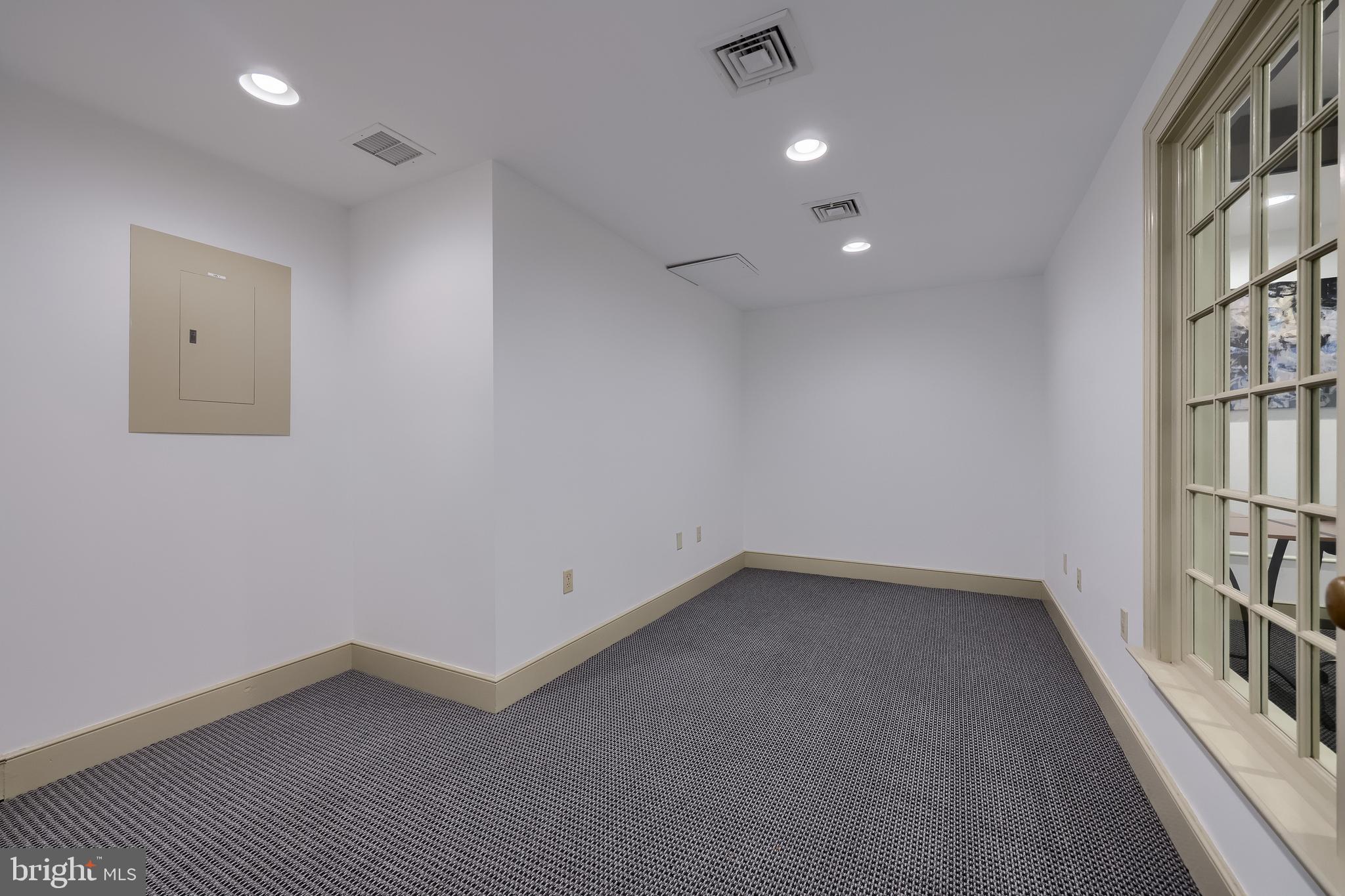 CENTRAL BUSINESS DISTRICT - Commercial Sale