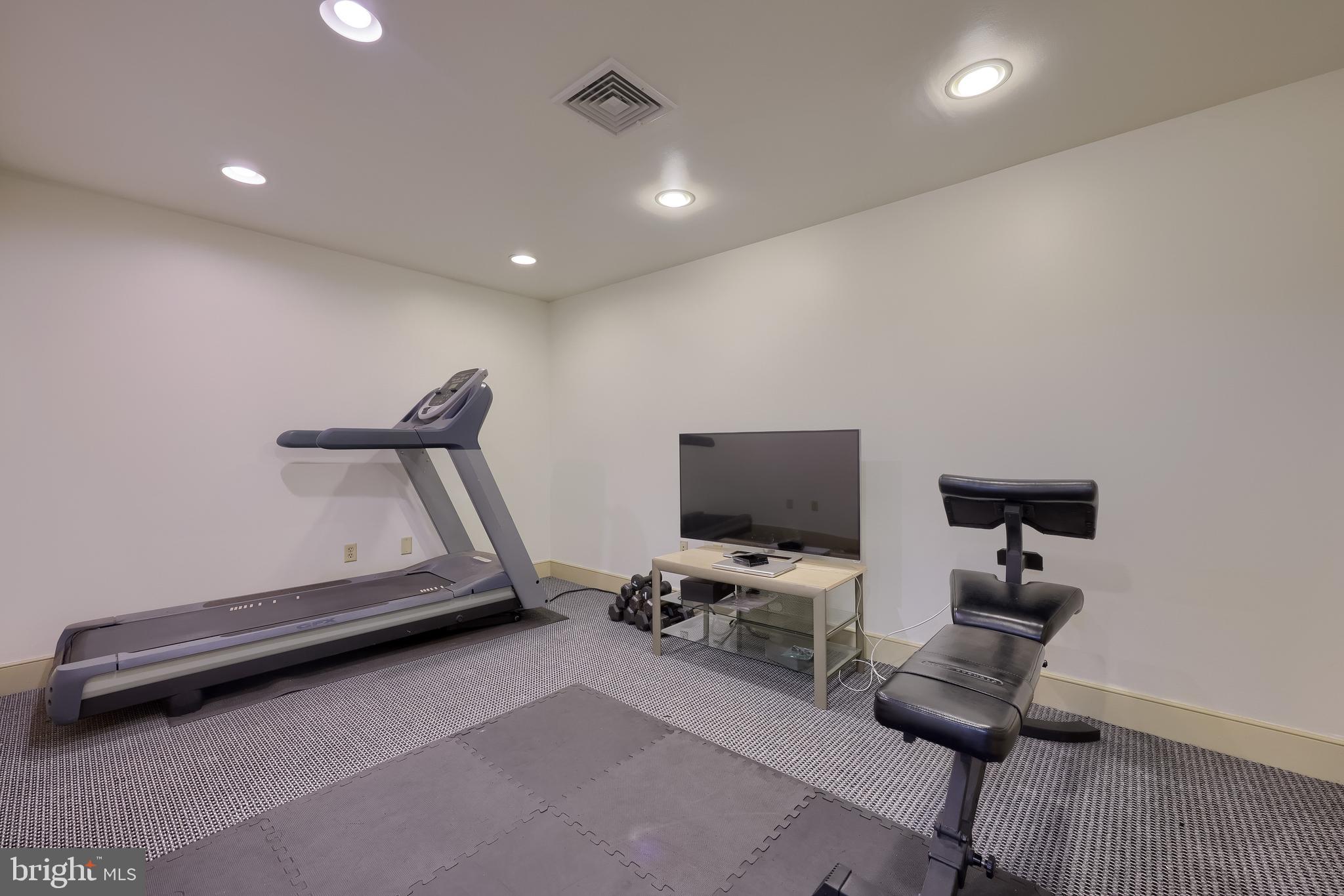 CENTRAL BUSINESS DISTRICT - Commercial Sale