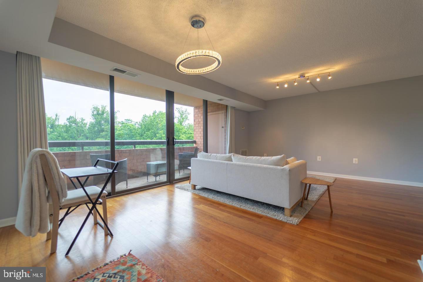 RENAISSANCE AT TYSONS - Residential