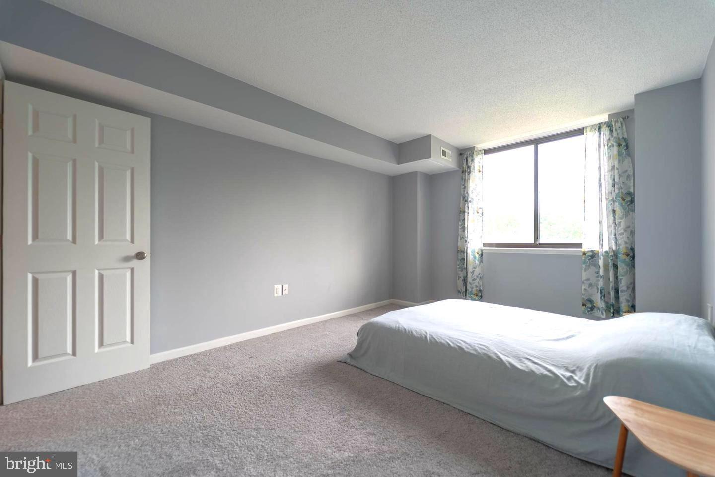 RENAISSANCE AT TYSONS - Residential