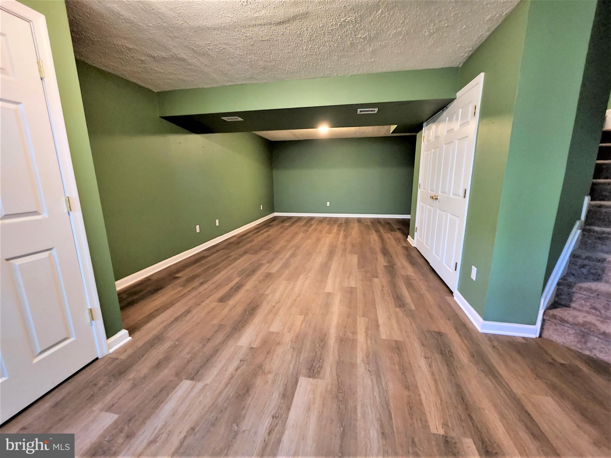 WHISPERING RIDGE - Residential Lease