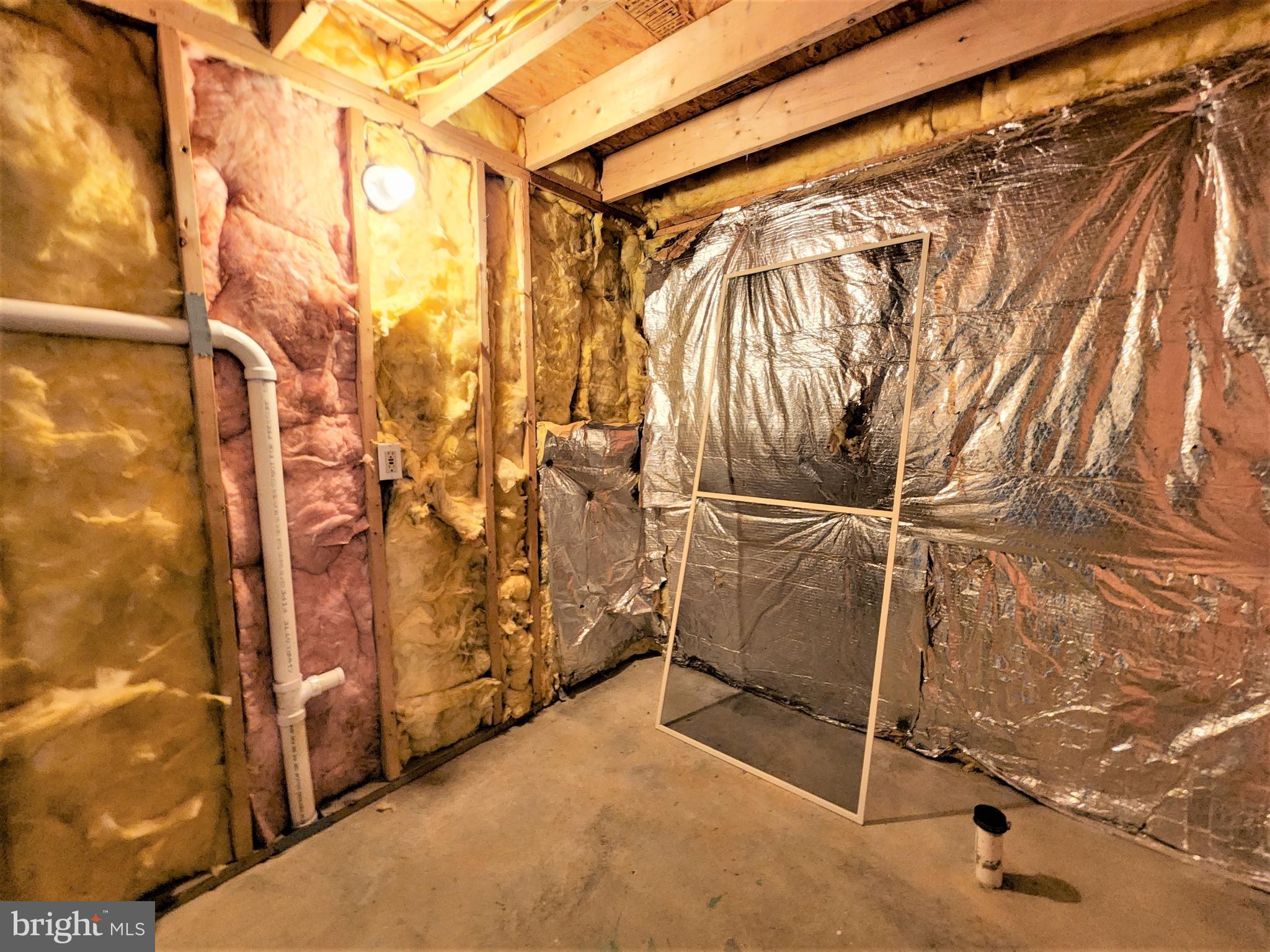 WHISPERING RIDGE - Residential Lease