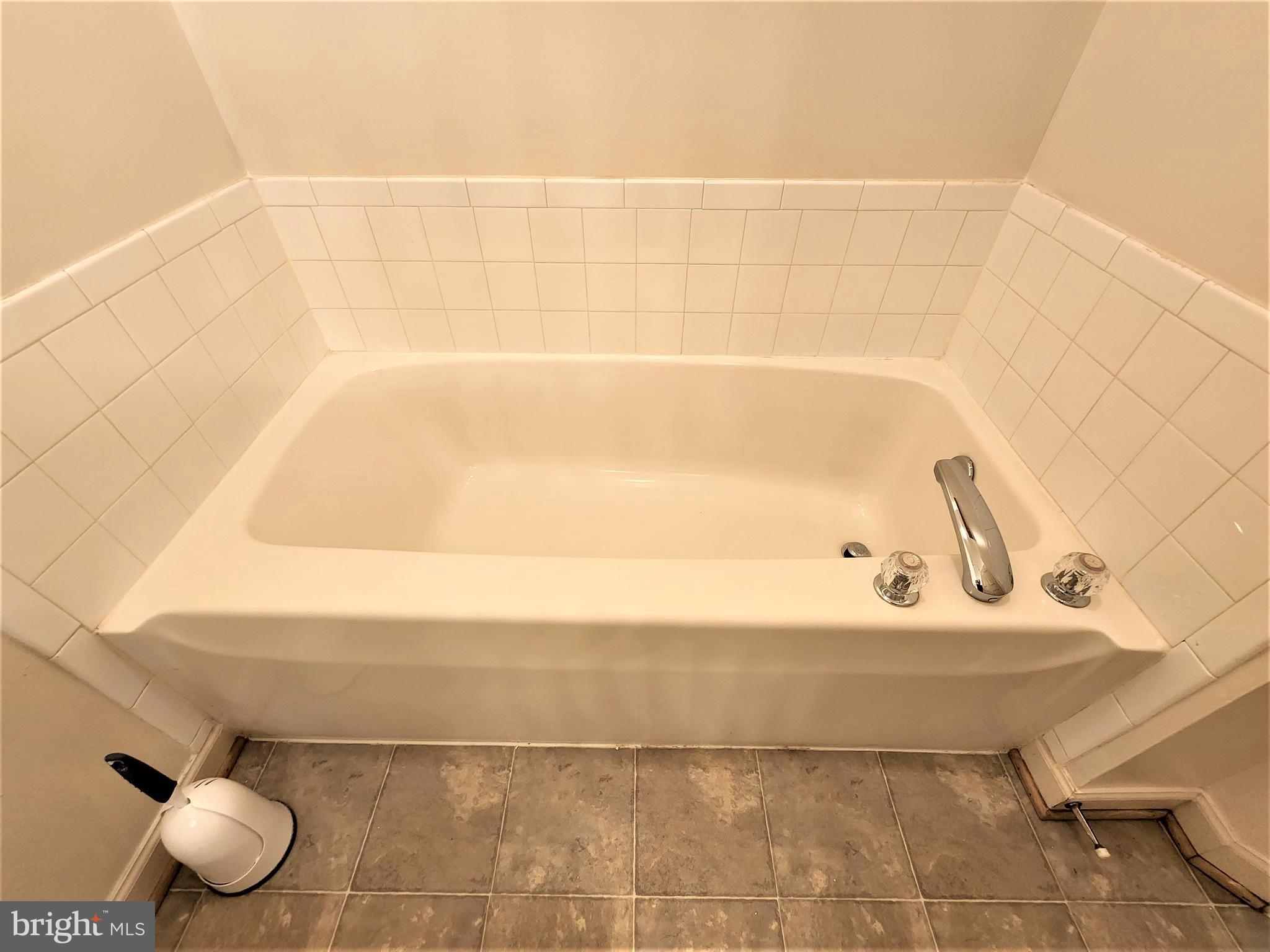 WHISPERING RIDGE - Residential Lease