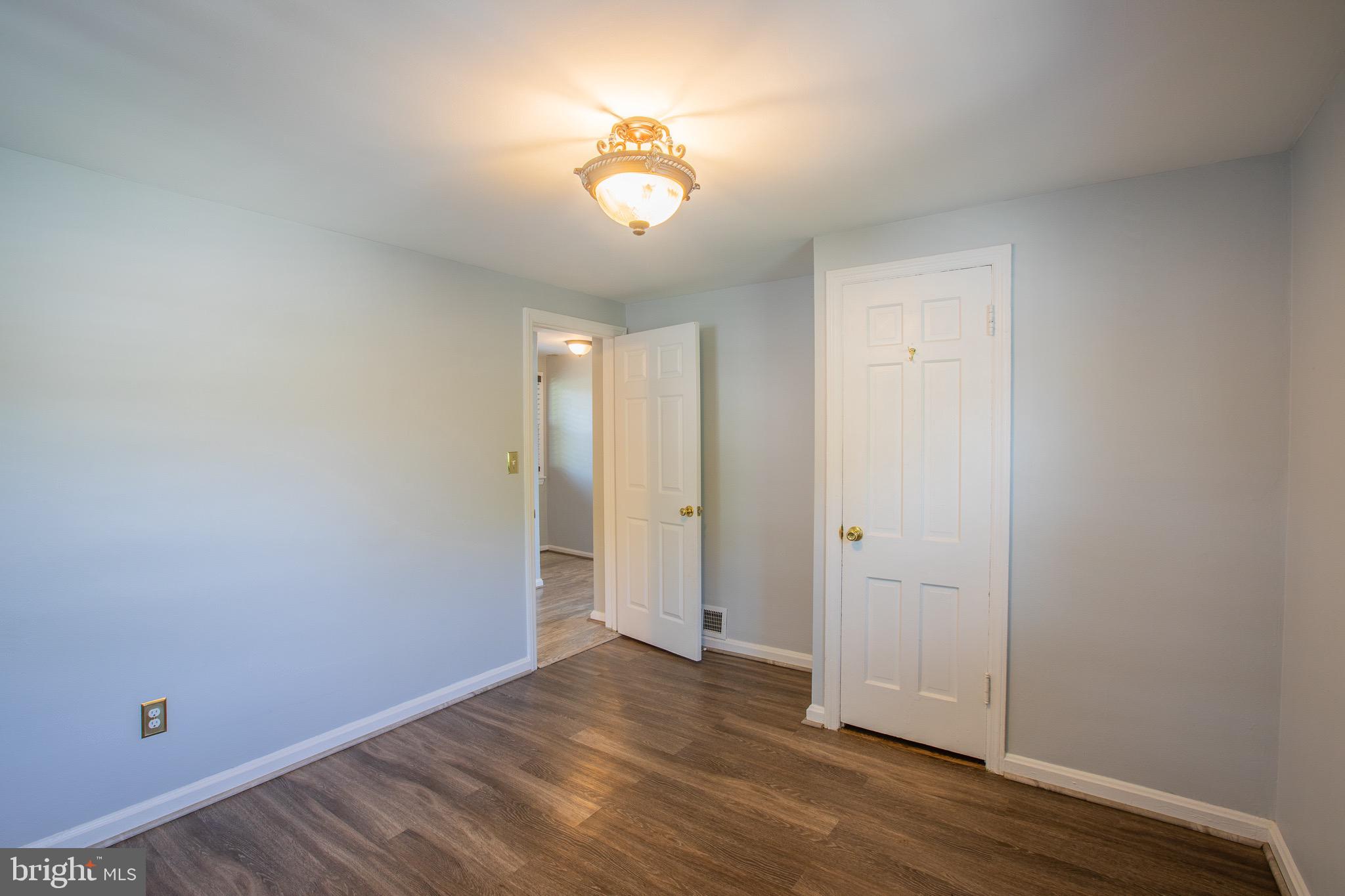 COLLEGE PARK - Residential Lease