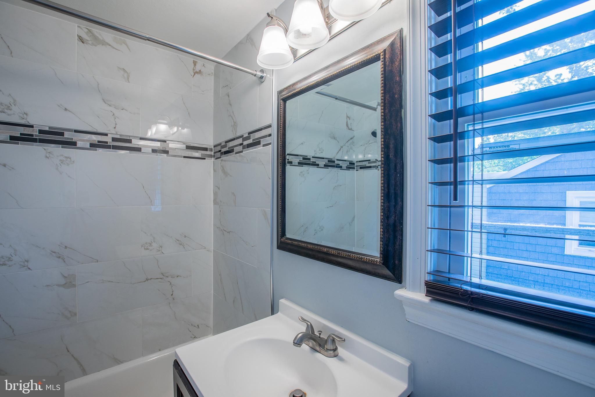 COLLEGE PARK - Residential Lease