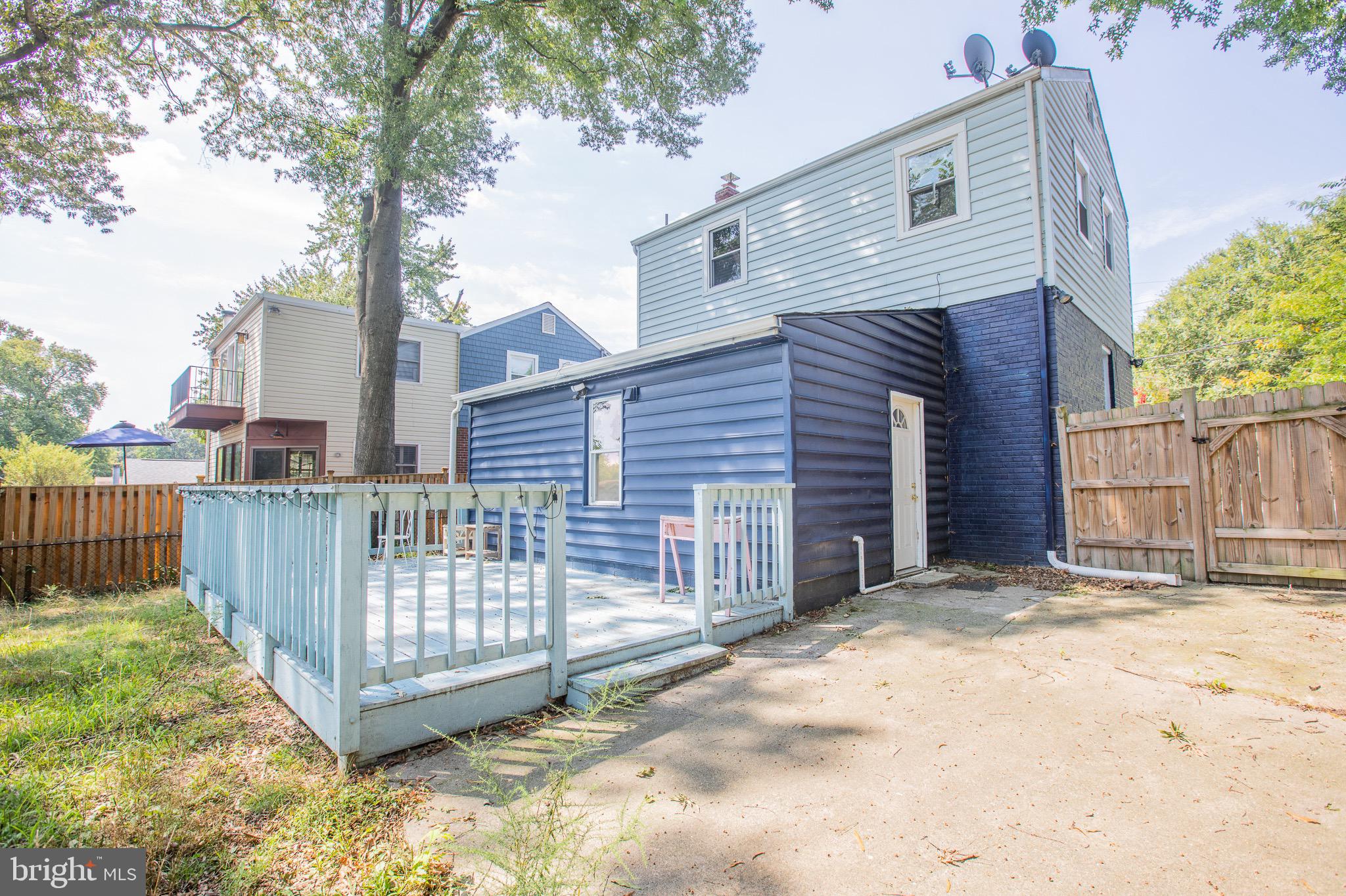 COLLEGE PARK - Residential Lease