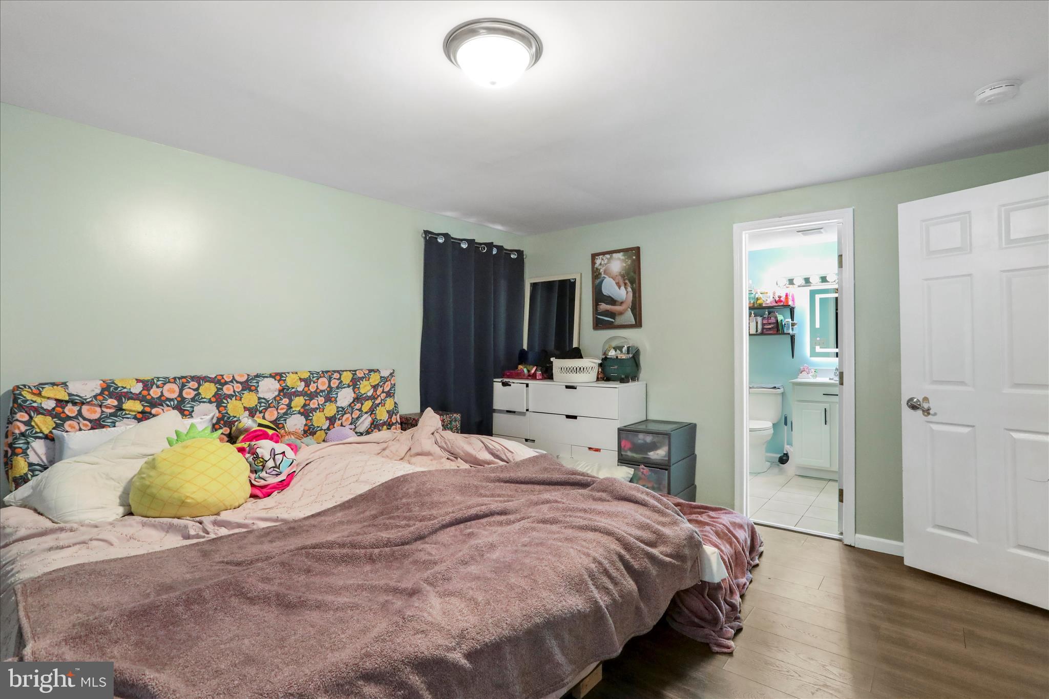 CAMERON ACRES - Residential