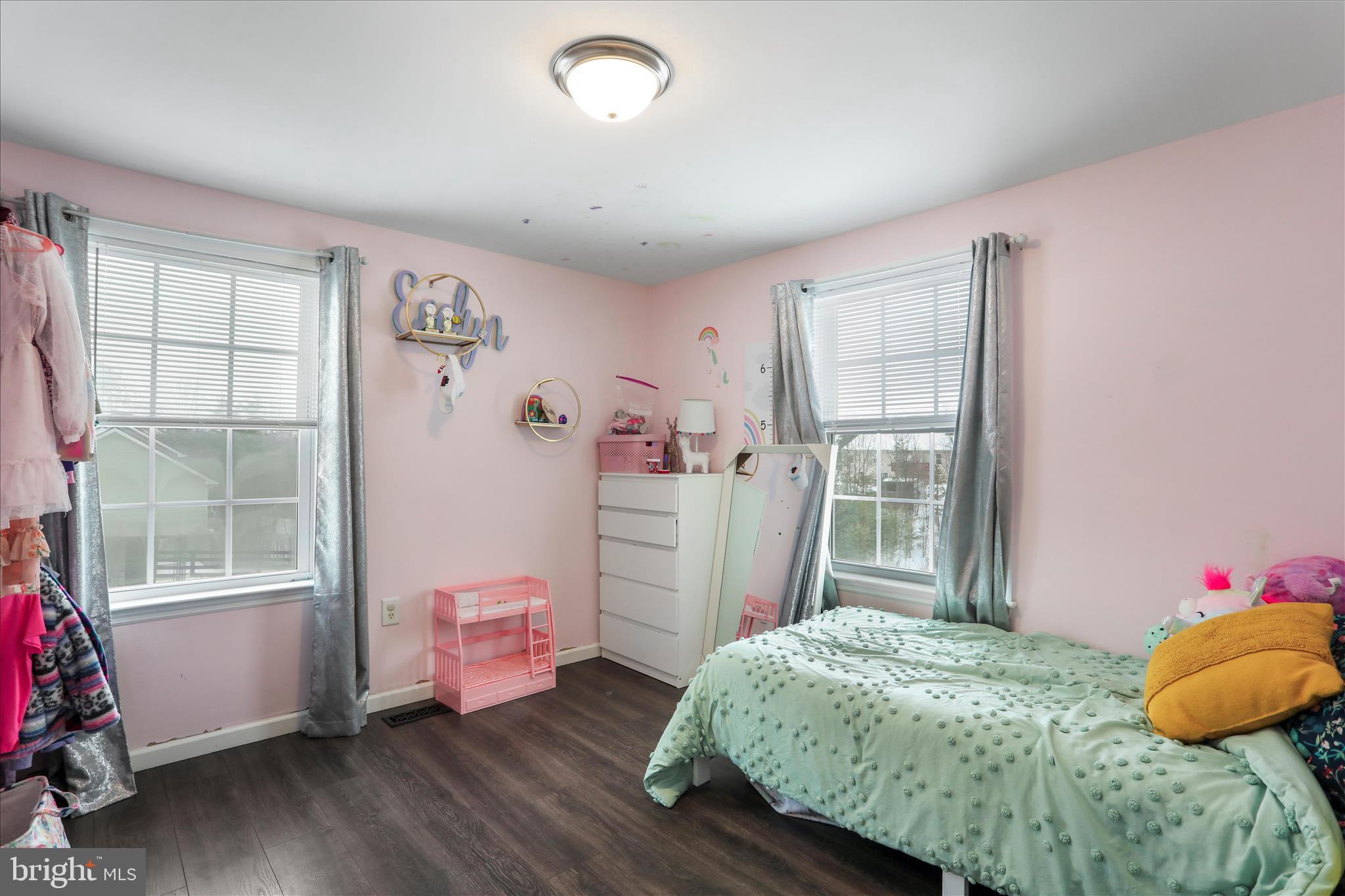 CAMERON ACRES - Residential