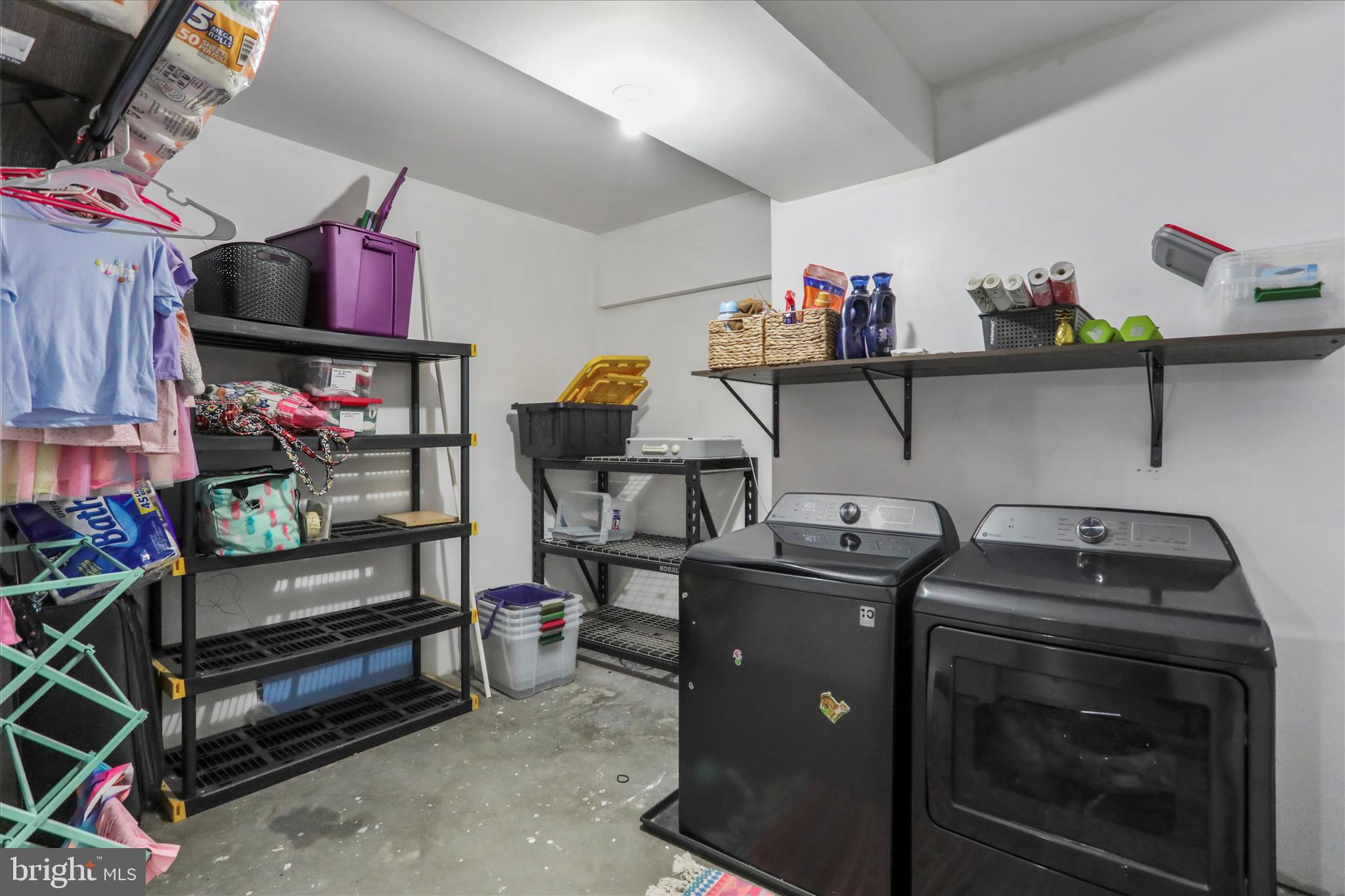 CAMERON ACRES - Residential