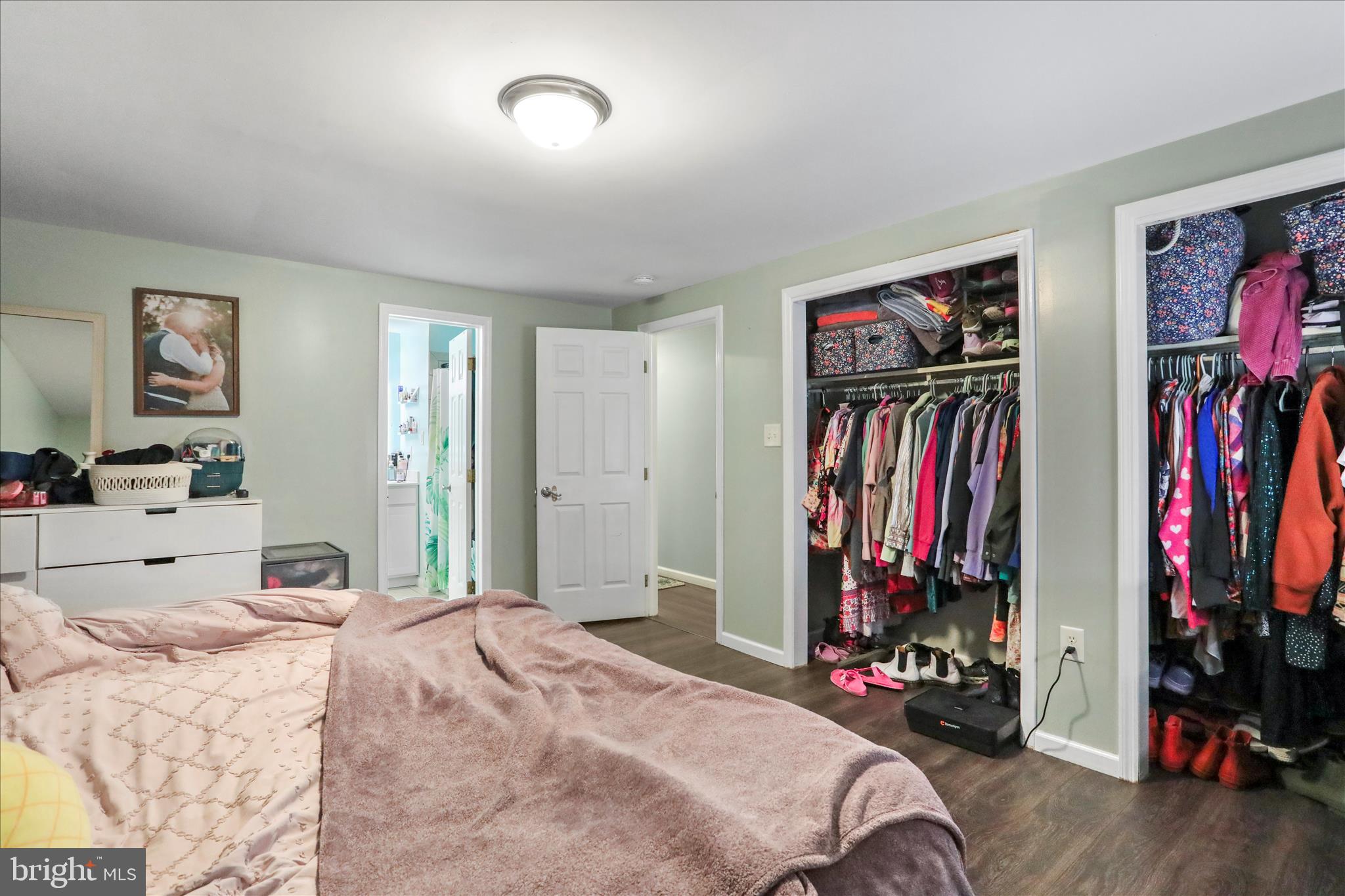 CAMERON ACRES - Residential