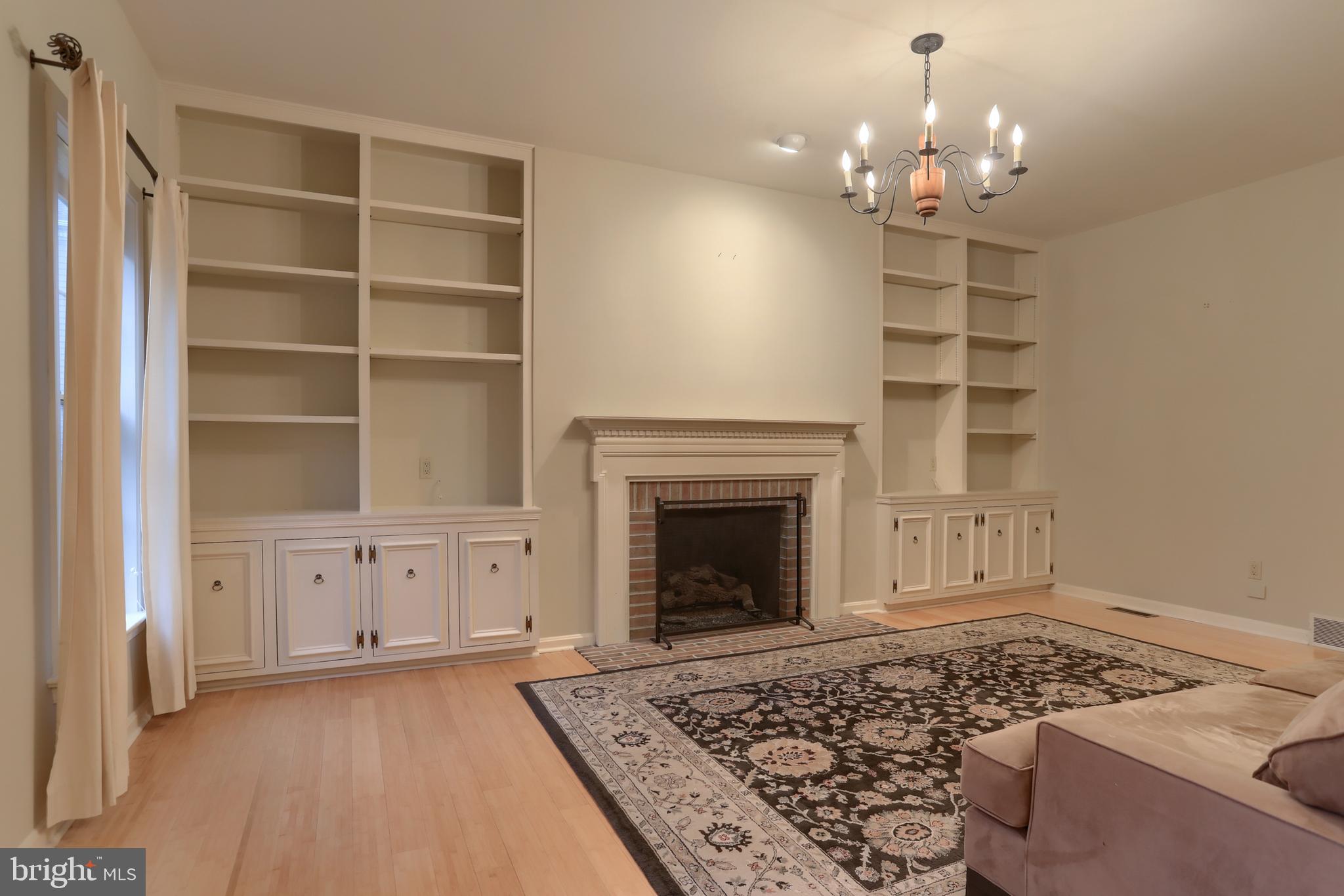 CAMBRIDGE COMMONS - Residential