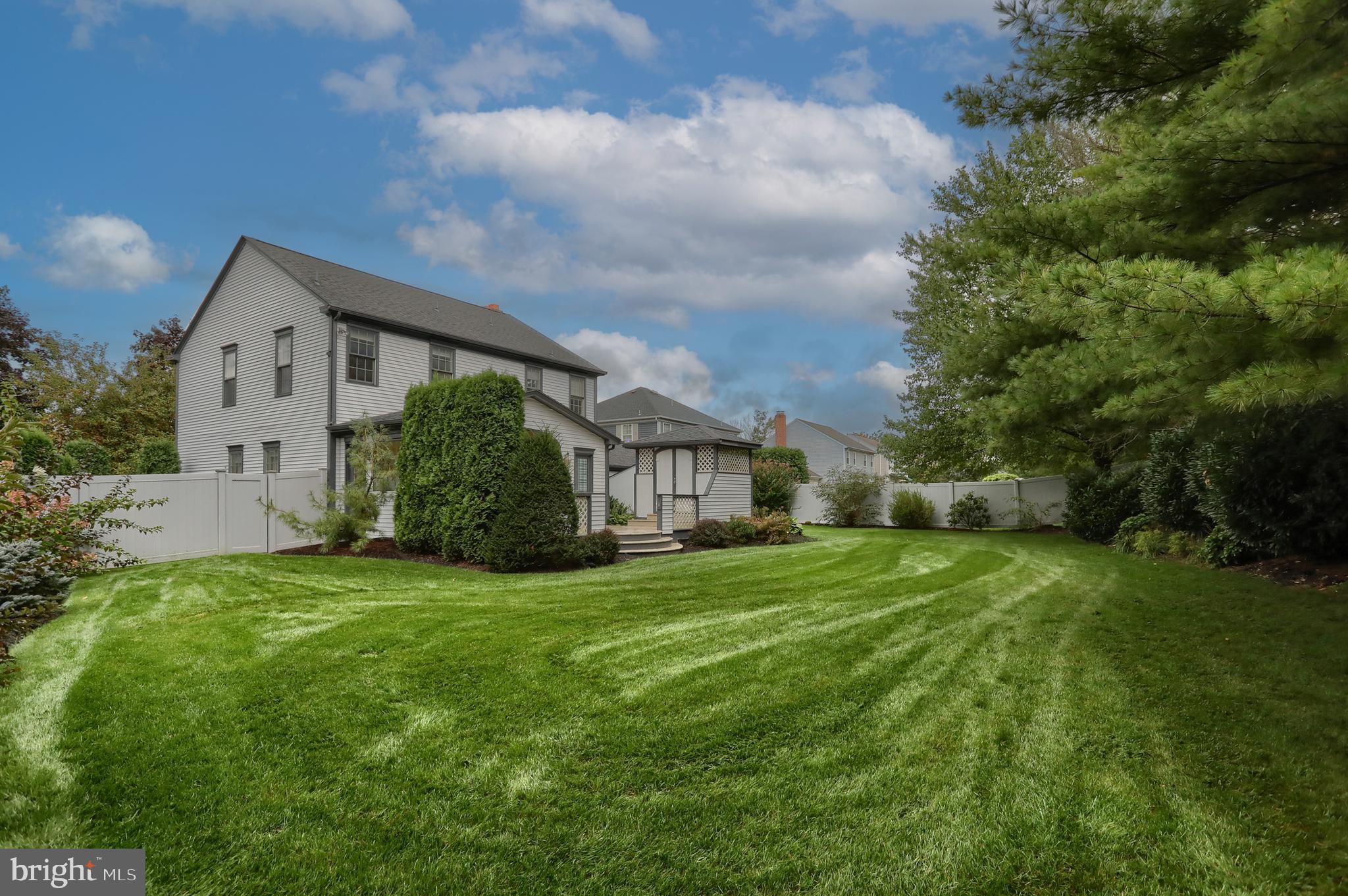 CAMBRIDGE COMMONS - Residential