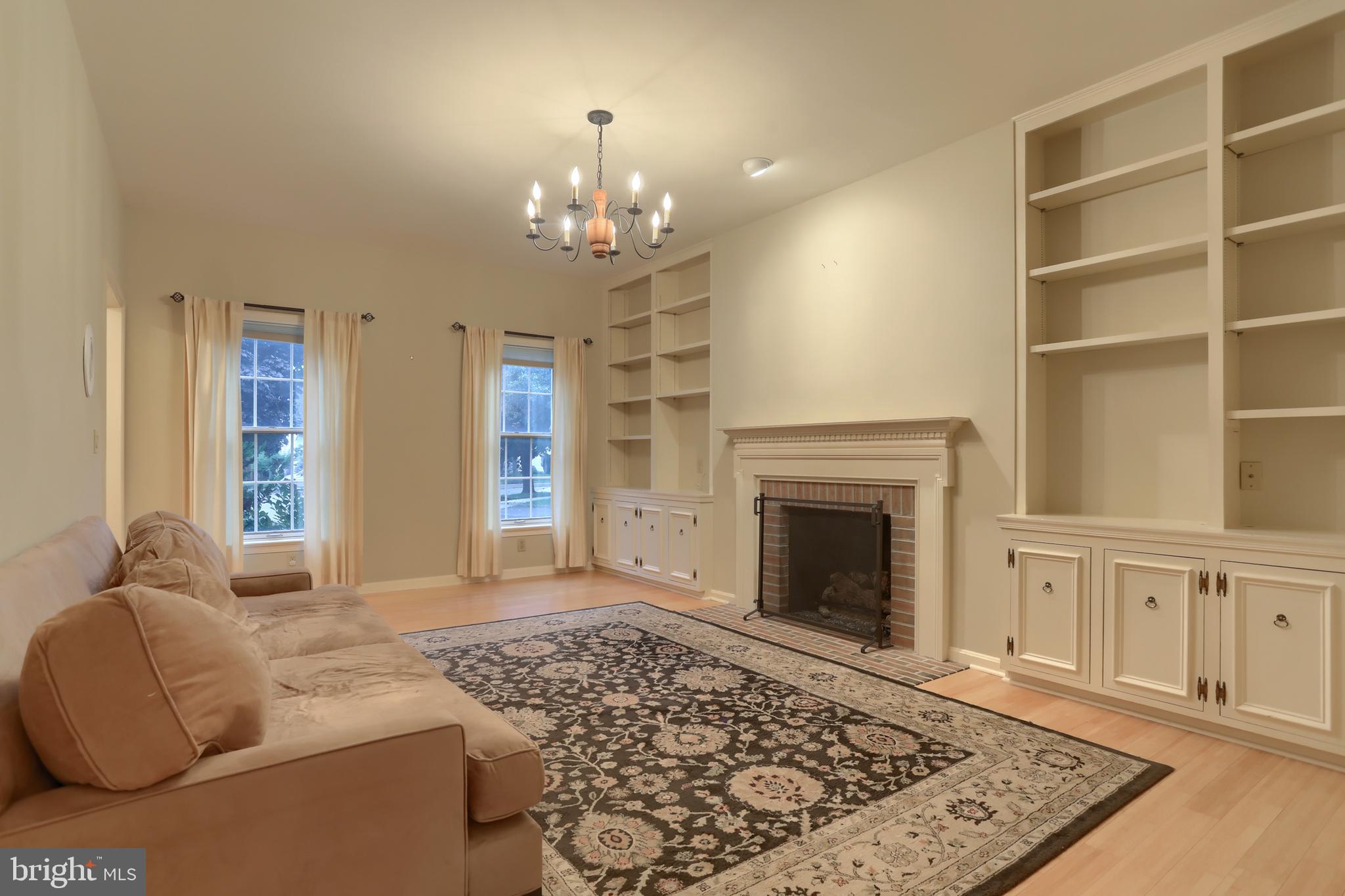 CAMBRIDGE COMMONS - Residential