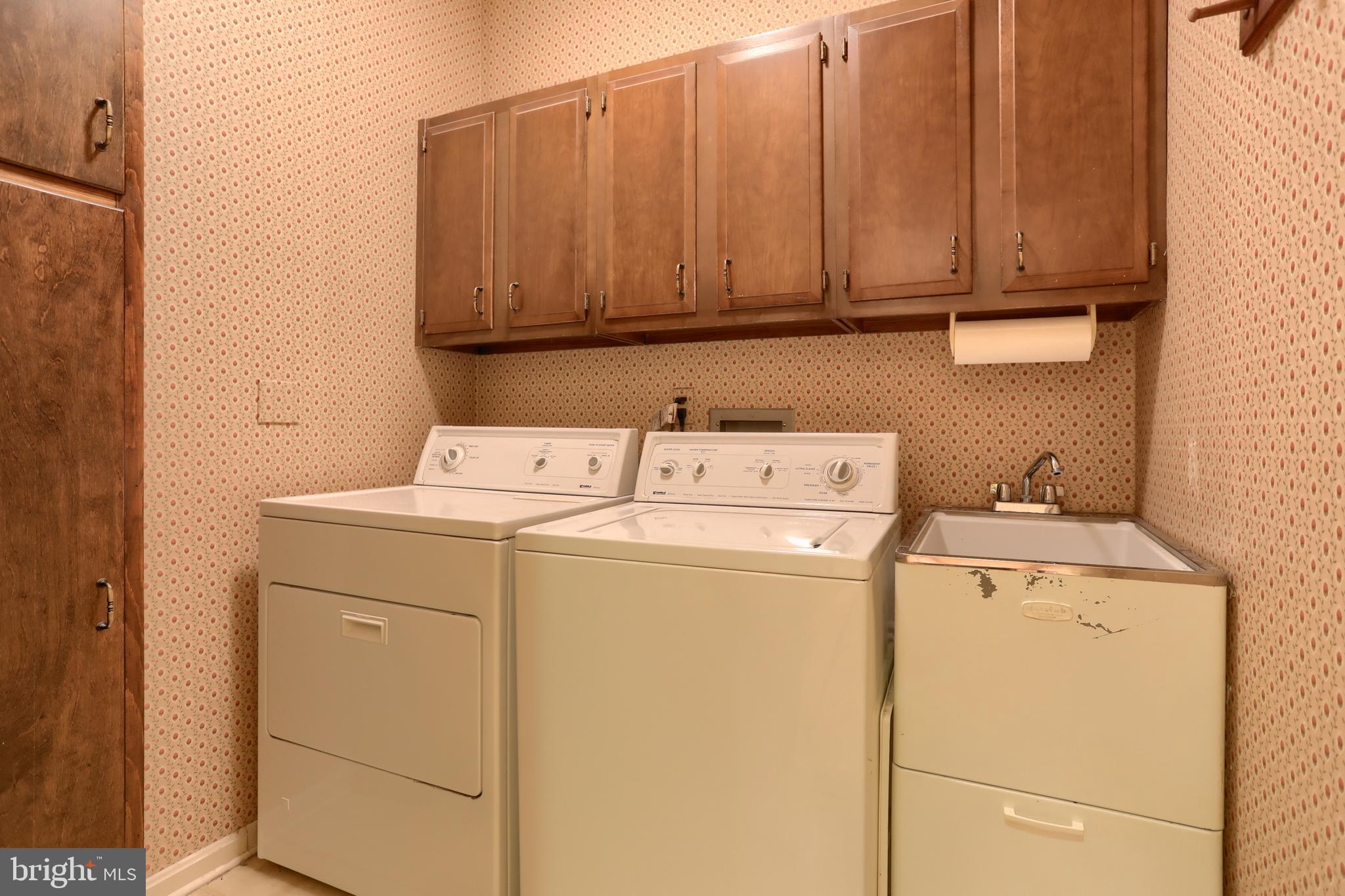 CAMBRIDGE COMMONS - Residential