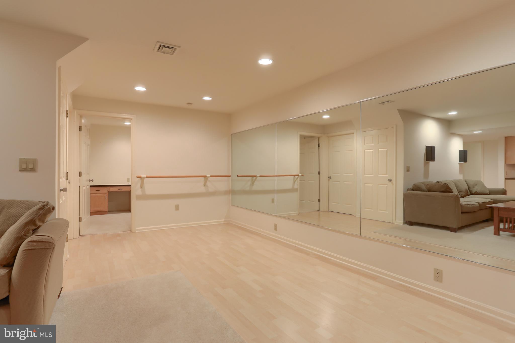 CAMBRIDGE COMMONS - Residential